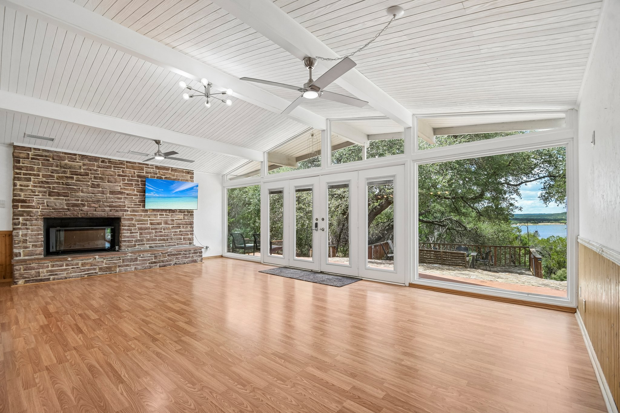 21103 Dawn Dr — photo