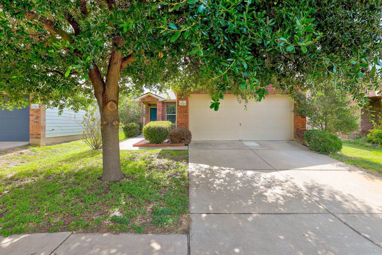 11313 Barns Trl — photo