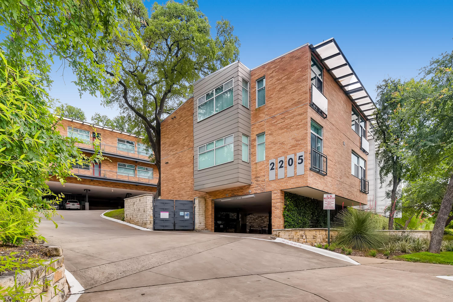 2205 N Lamar Blvd 311 — photo