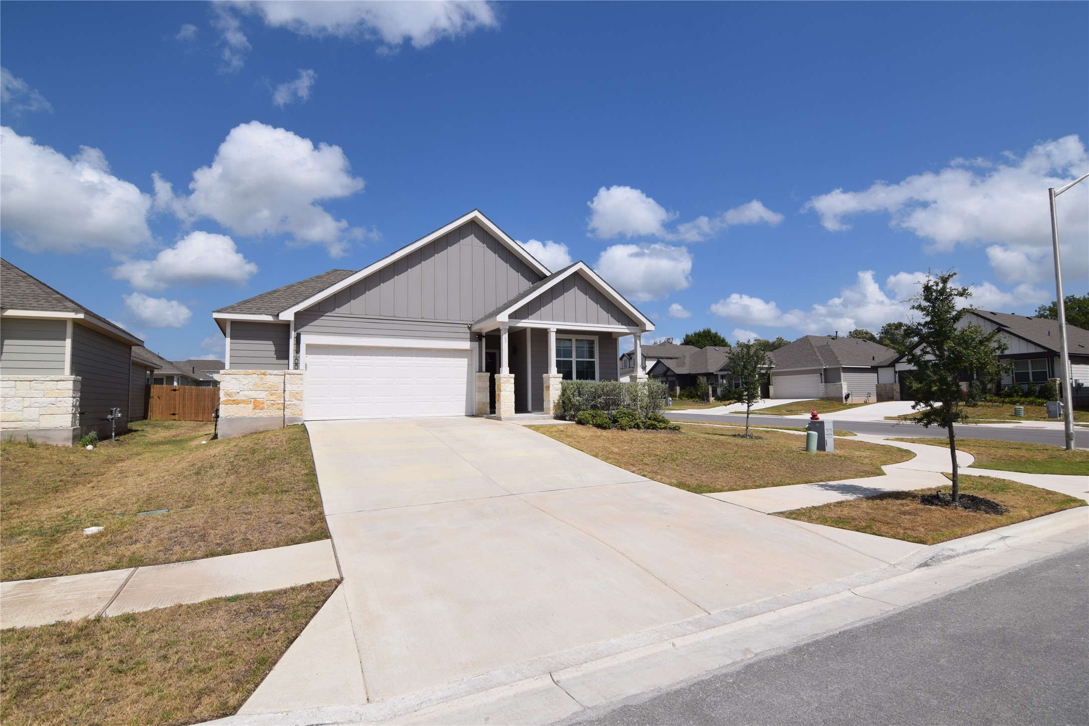 100 Corral CV — photo