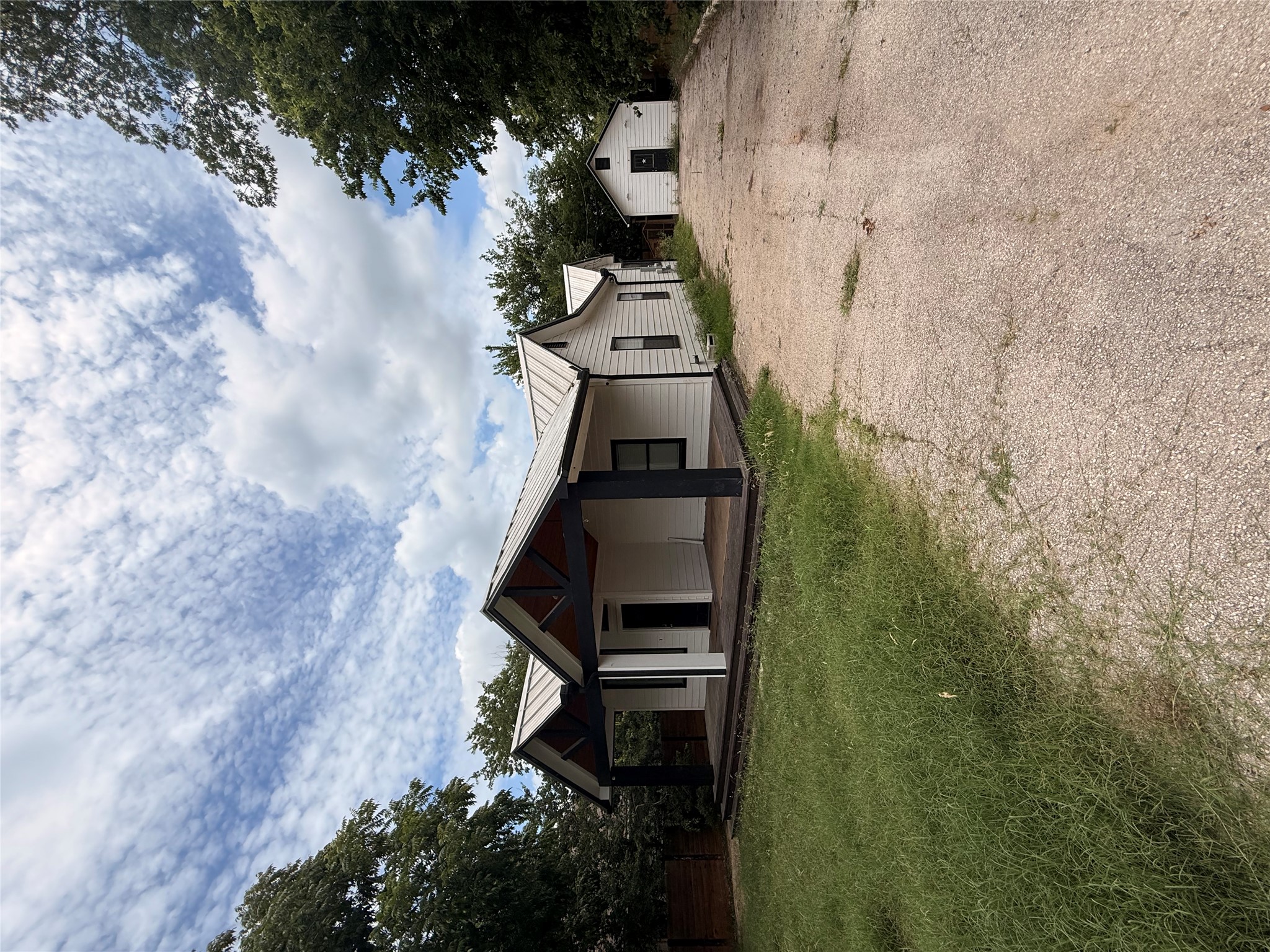 11515 Easy St — photo