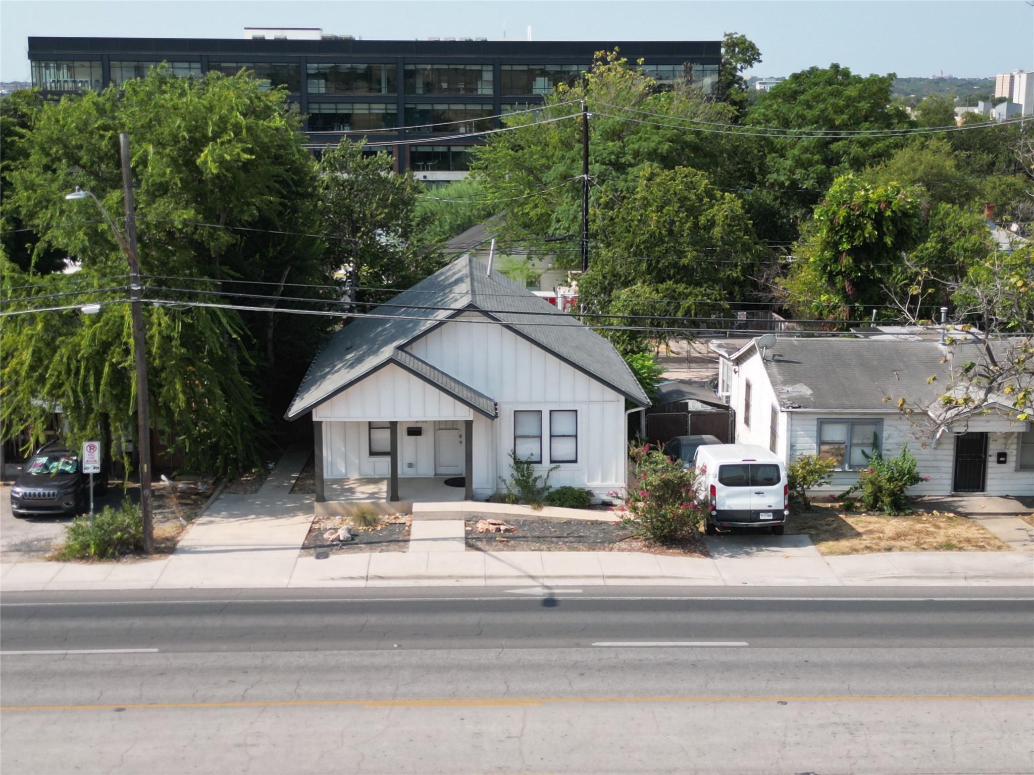 1711 E 7th Street, Austin, TX 78702 — photo 2