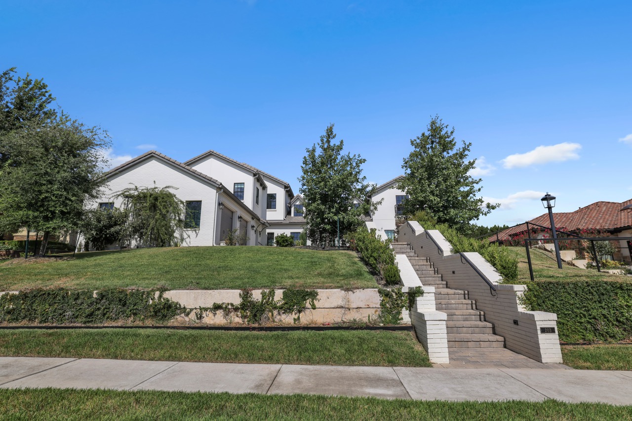 203 Black Wolf Run — photo