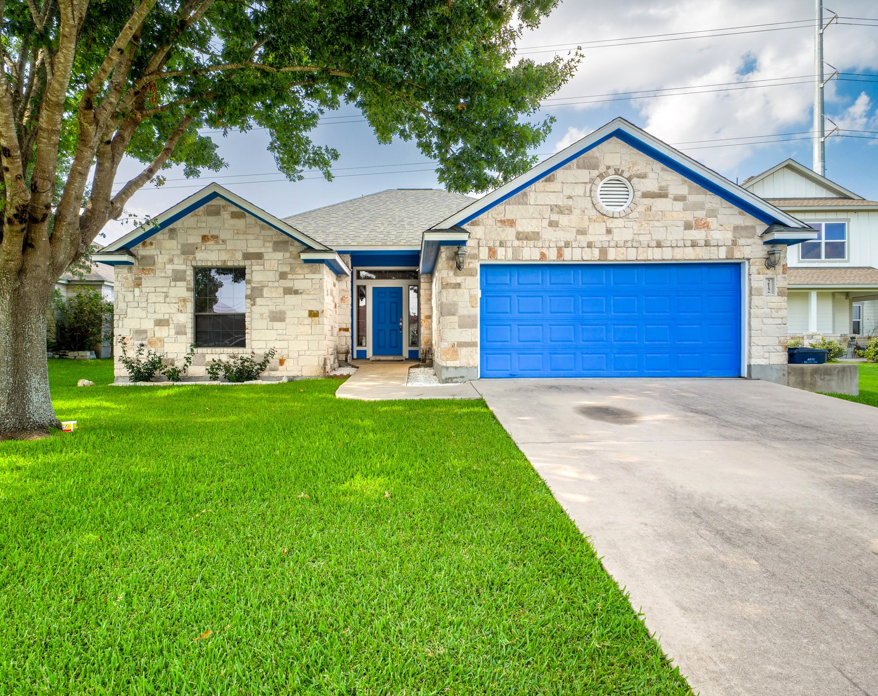 212 Cailin Ct — photo