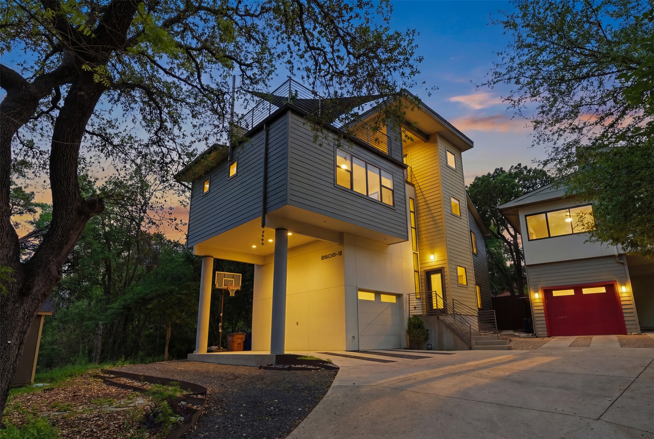 2608 Del Curto Rd 3 — photo