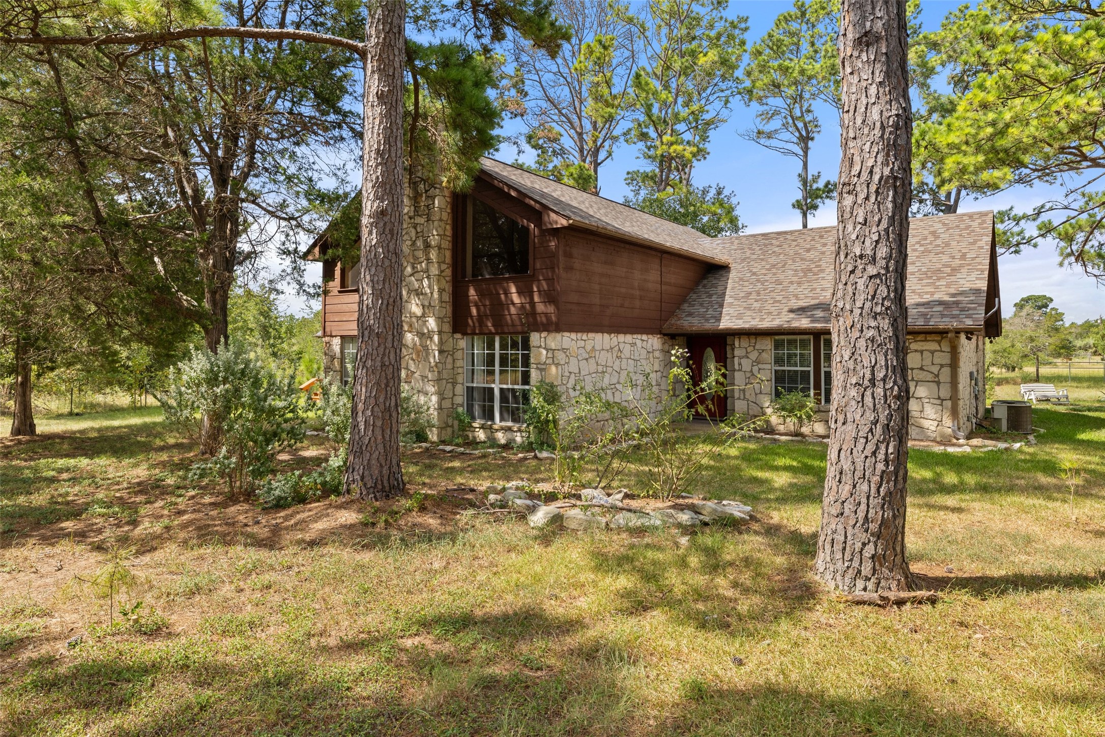 179 Rainbow Dr — photo