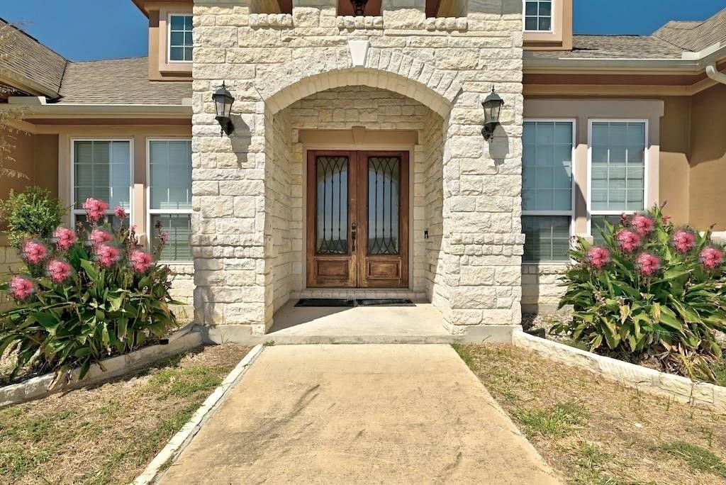 7300 Gilbert Rd — photo