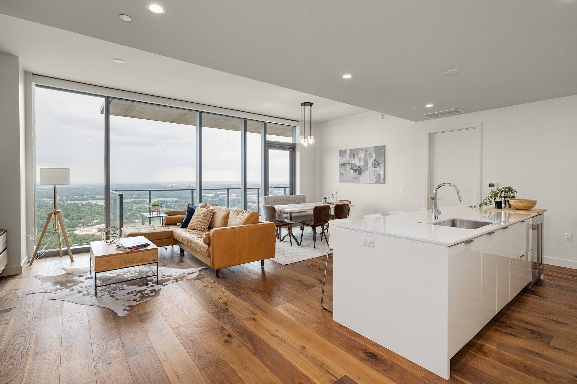 44 East Ave 4305 — photo