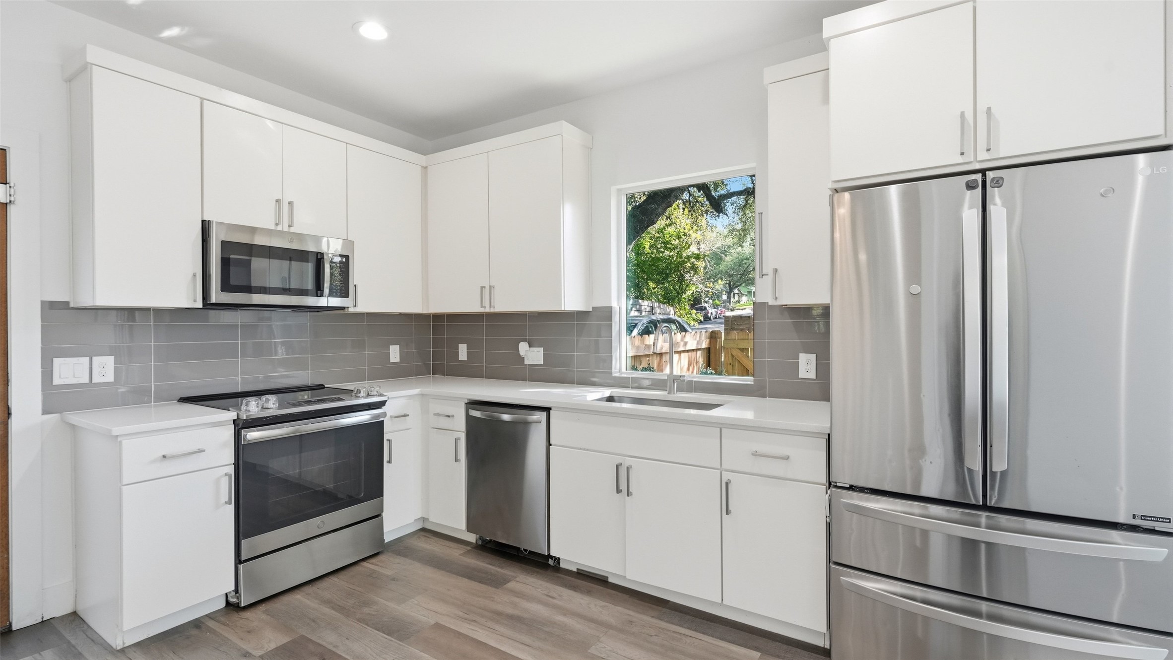 5000 Lansing Dr Unit 2 — photo