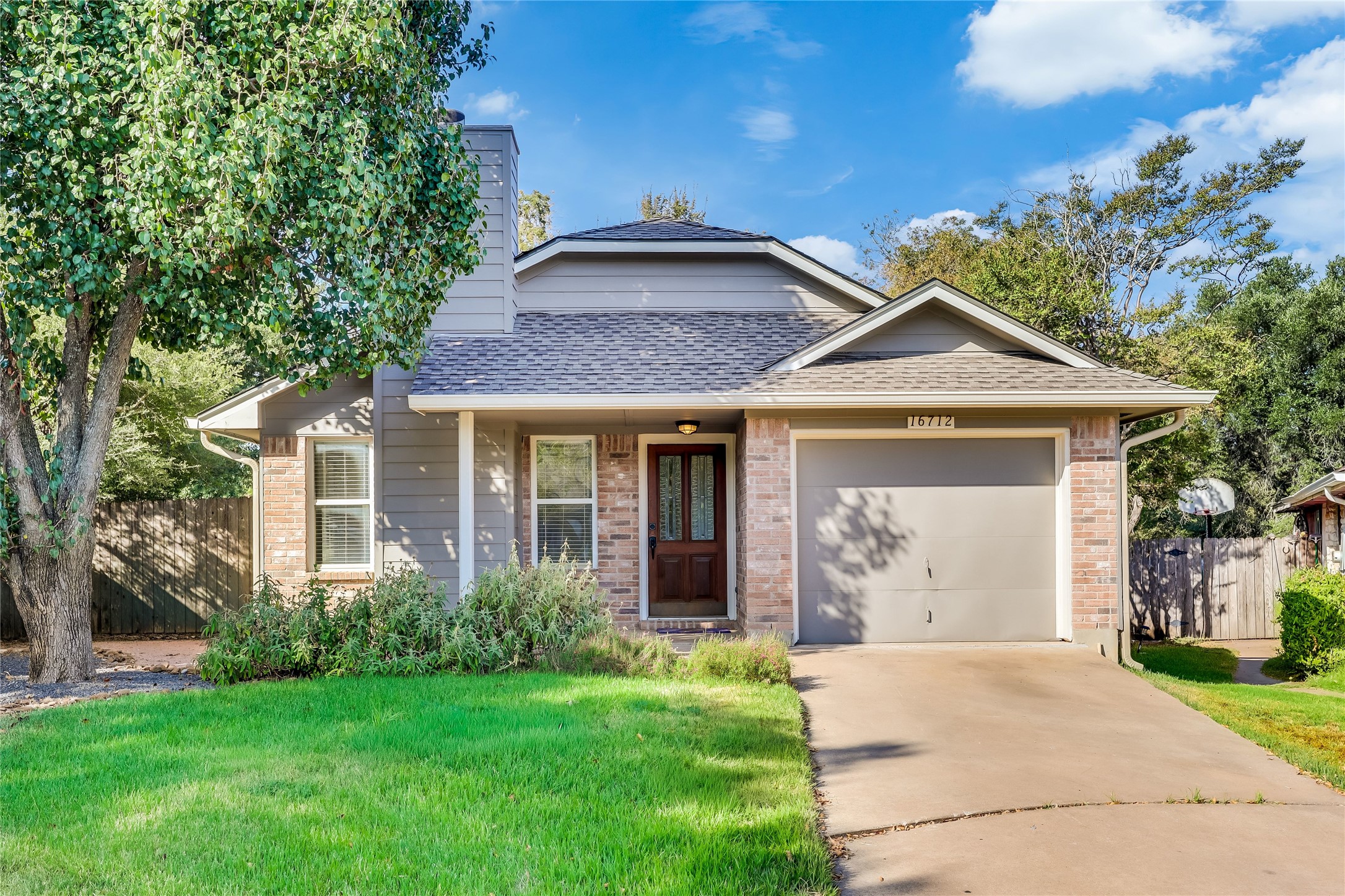 16712 Village Oak Loop — photo