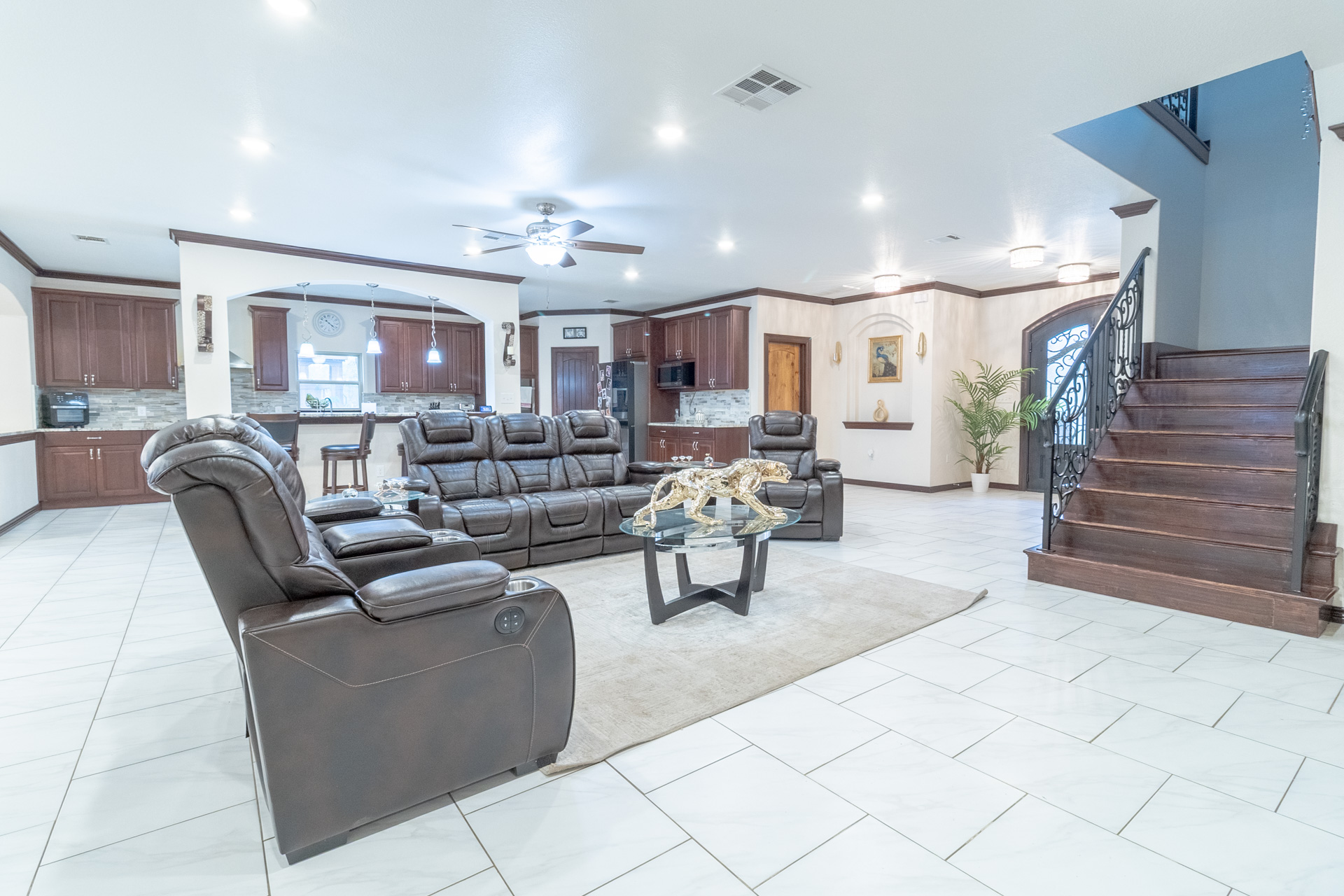 319 Lonesome Dove Dr — photo