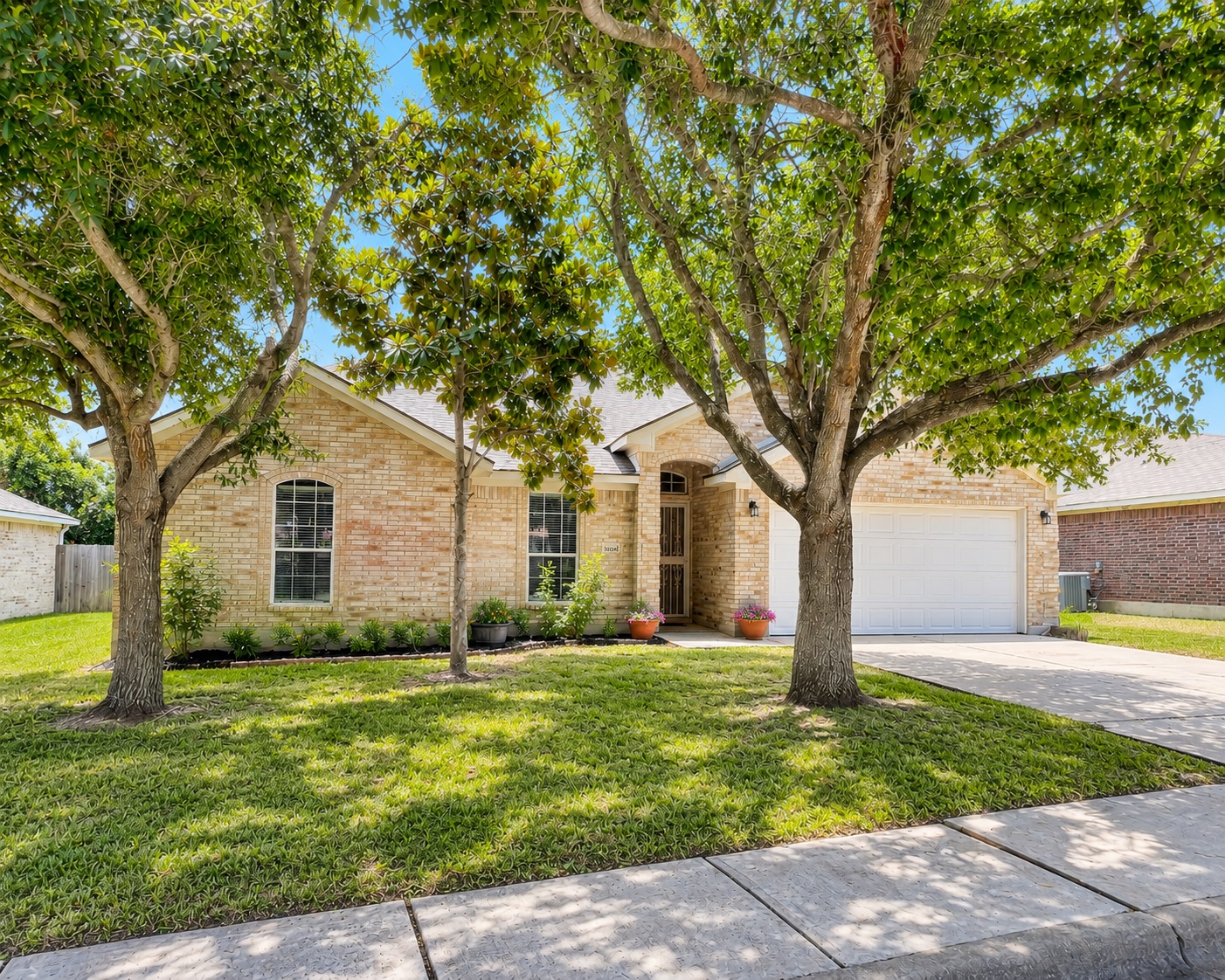 1604 Prickly Pear St — photo