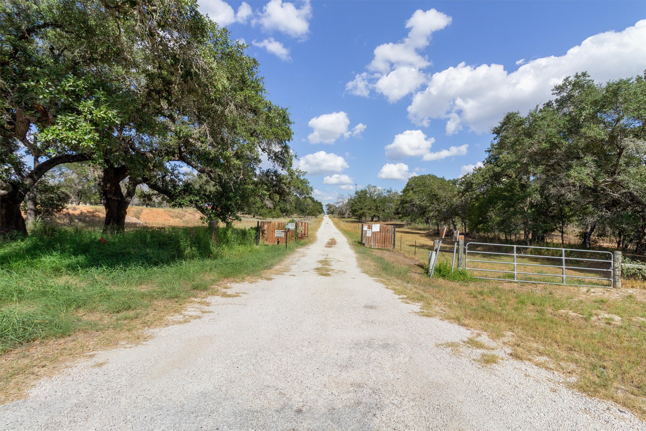 9729 FM 775 — photo