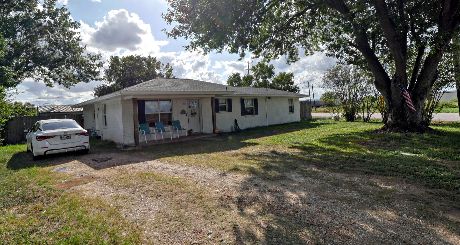 939 Pine Dr — photo