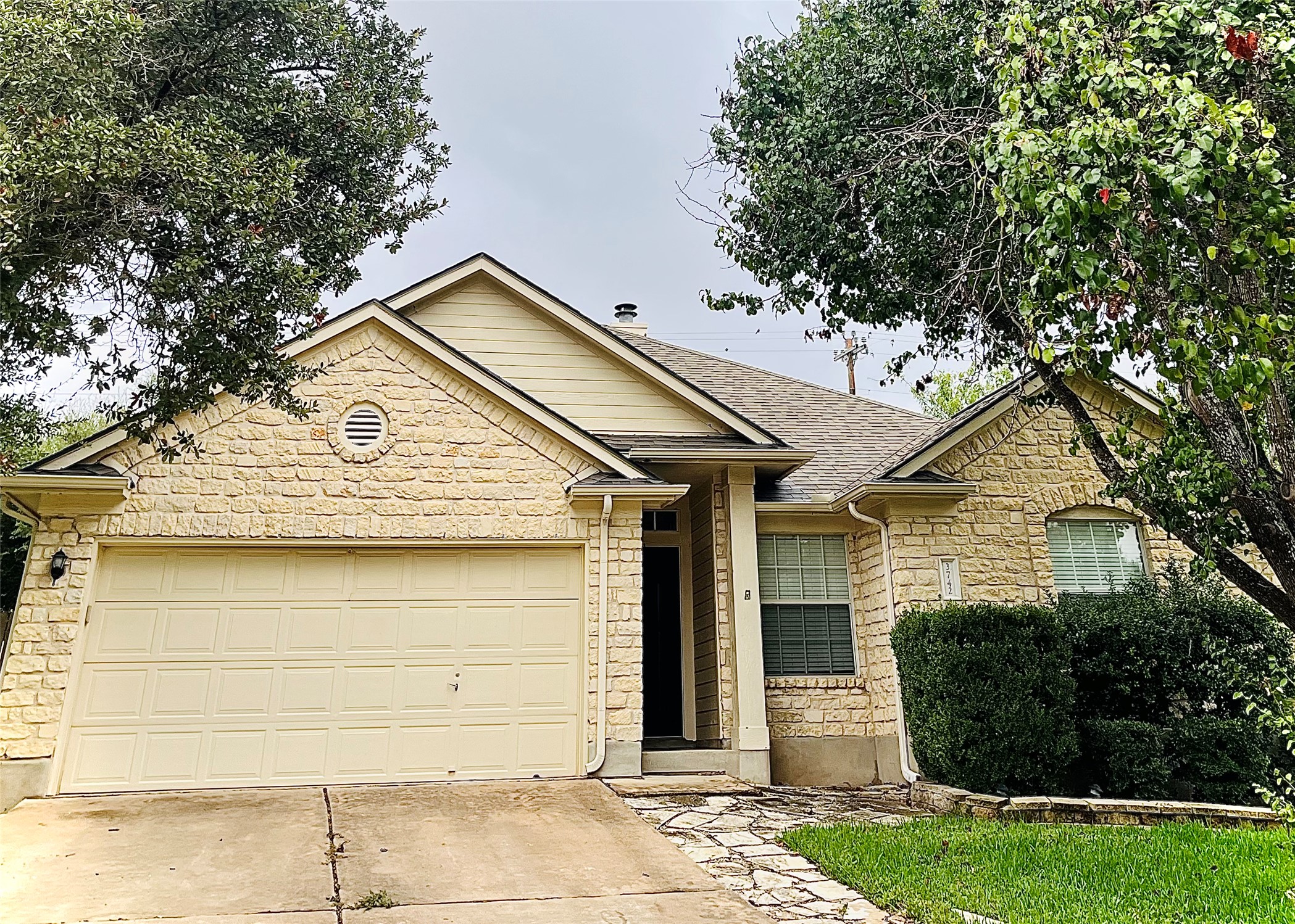 3742 Newland Dr — photo