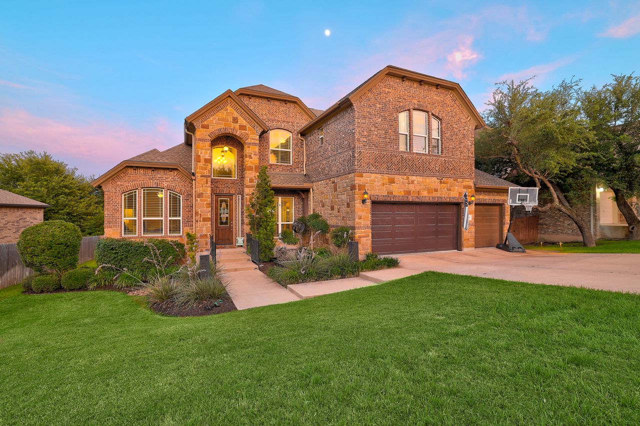 1919 Mulligan Dr — photo