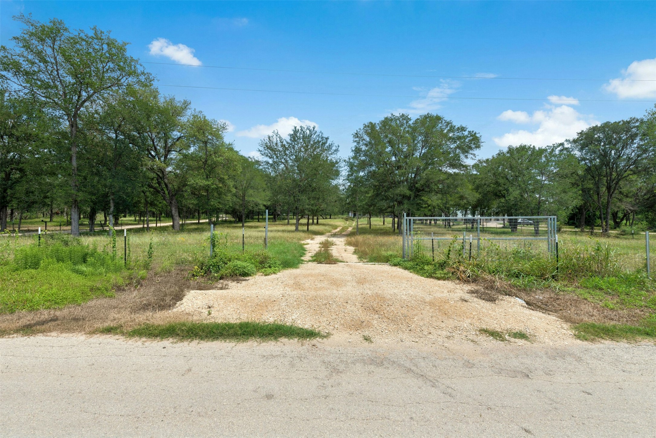 3705 Callihan Road, Luling, TX 78648 — photo 2