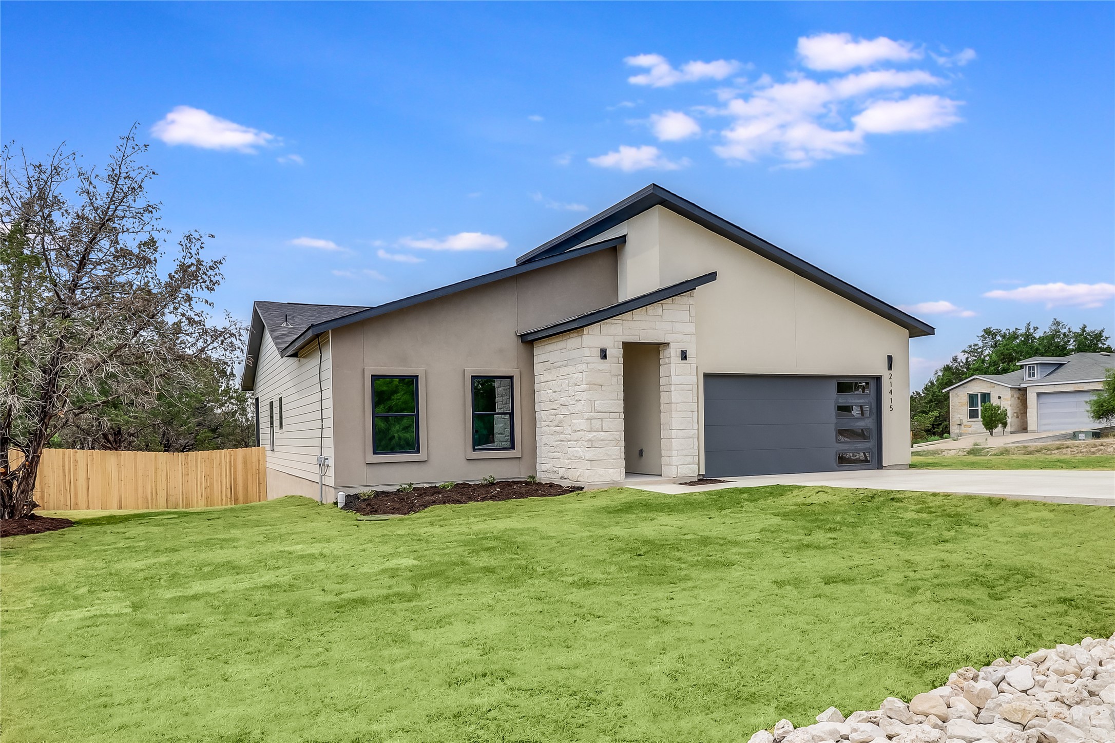 21415 Highland Lake Dr — photo