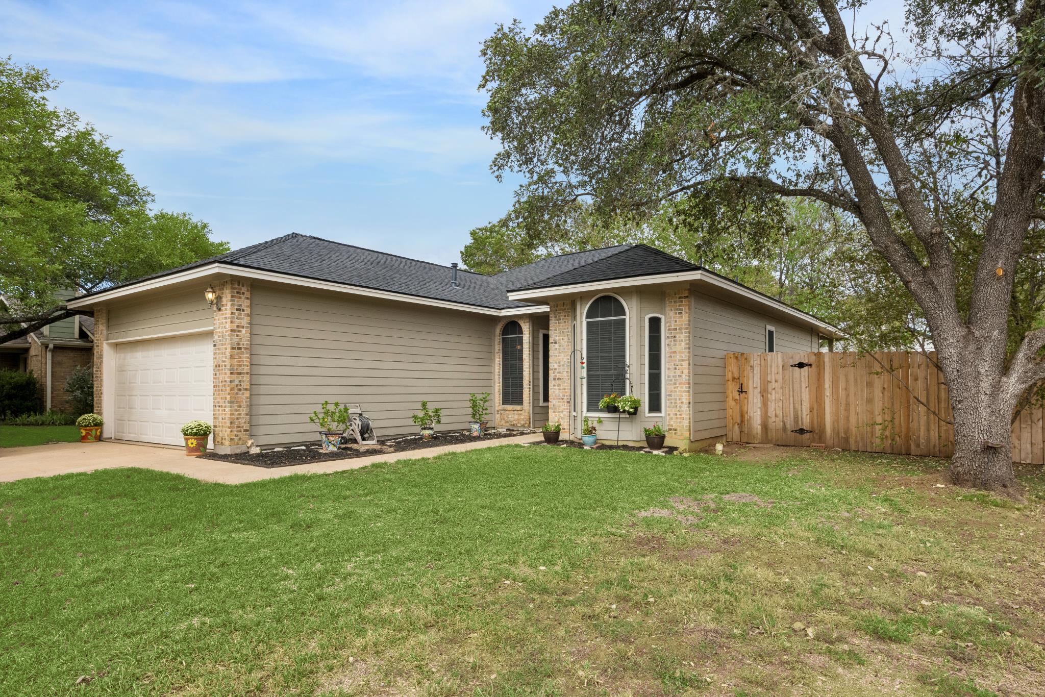 3100 Foxton CV — photo