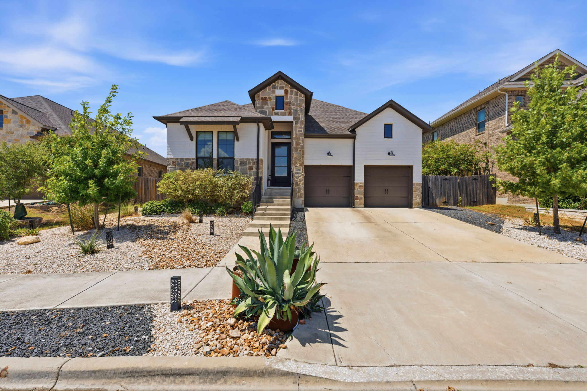 301 Carpenter Hill Dr — photo