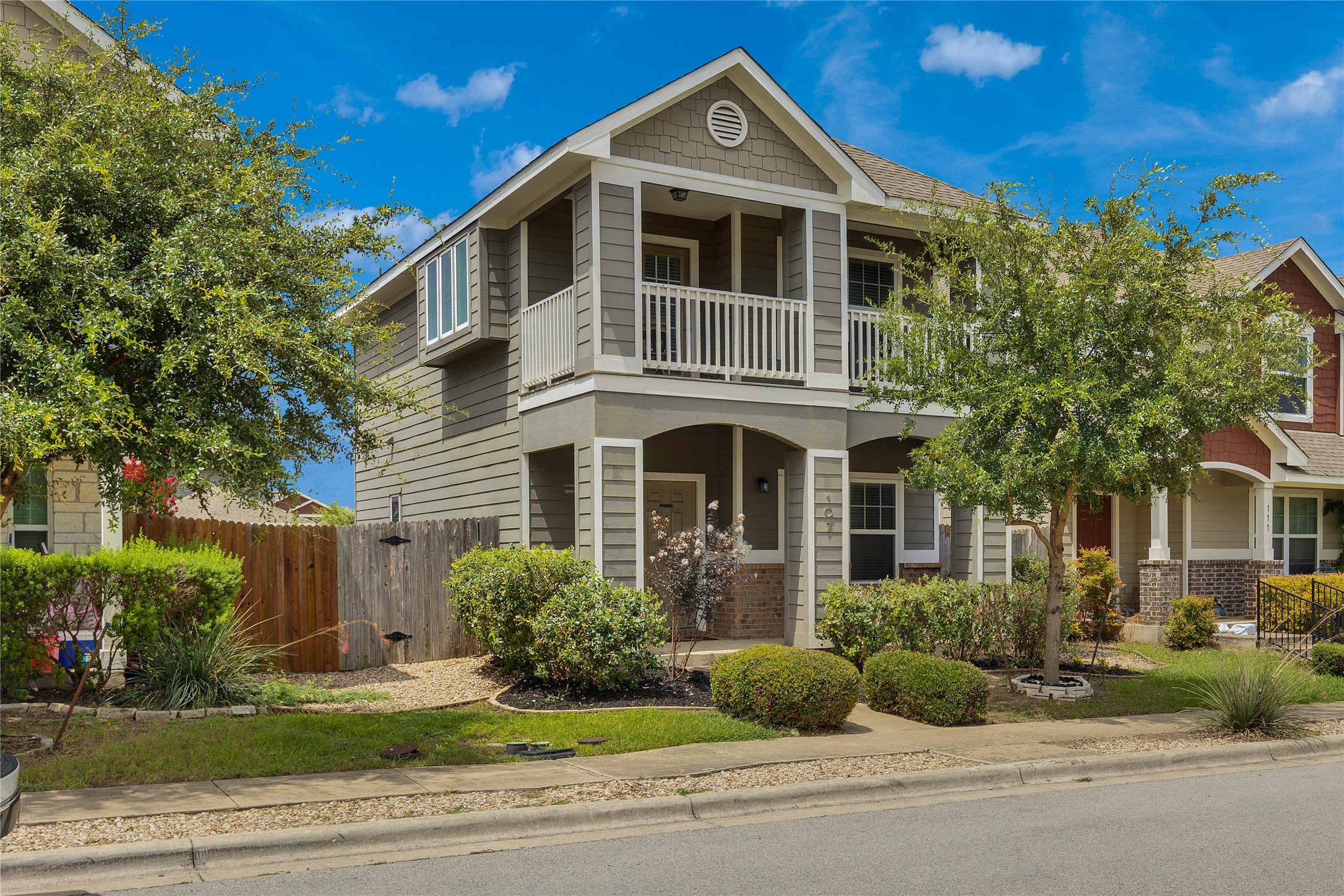 107 Friendship Oak Dr — photo