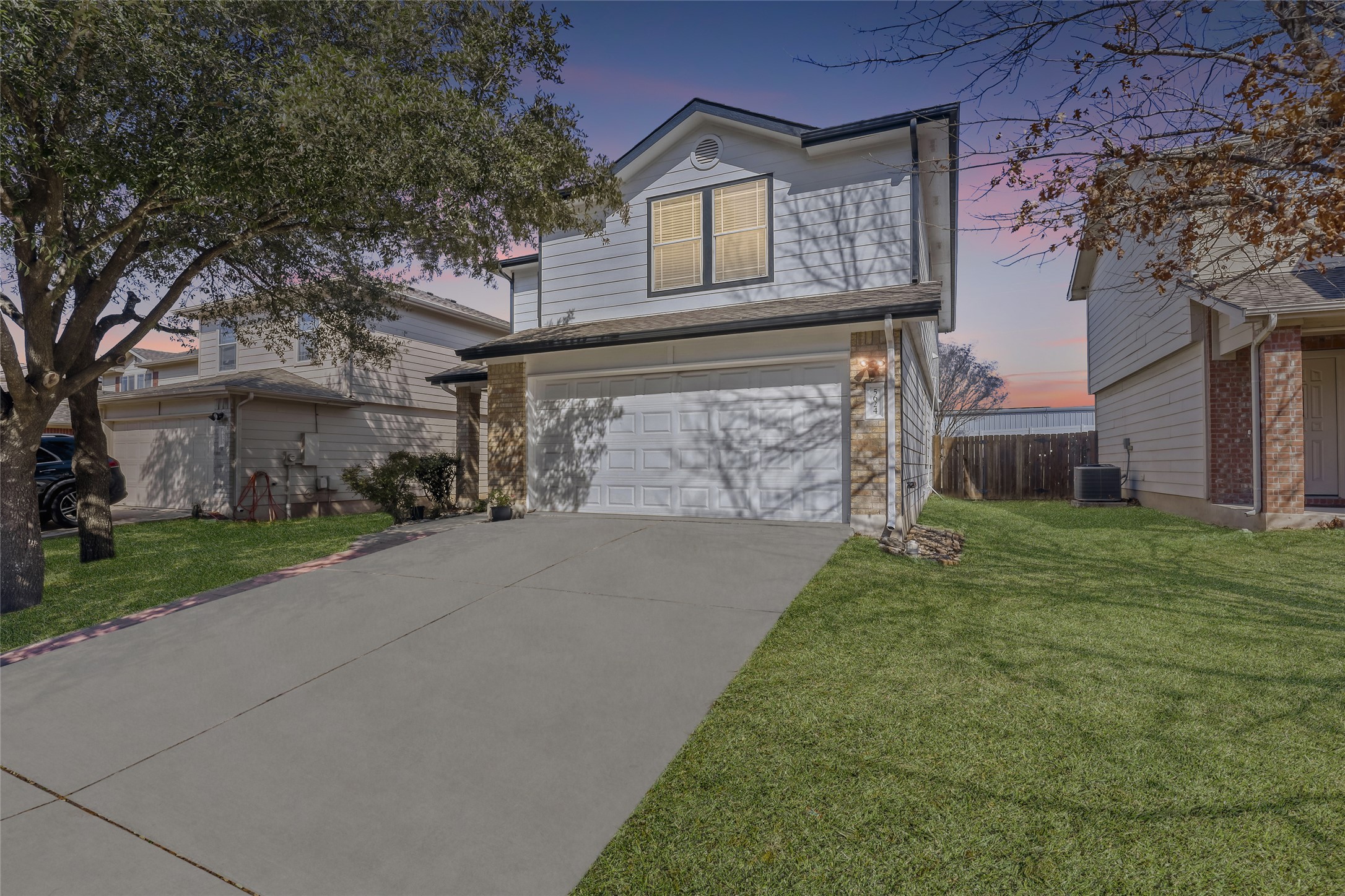 5624 Colinton Ave — photo