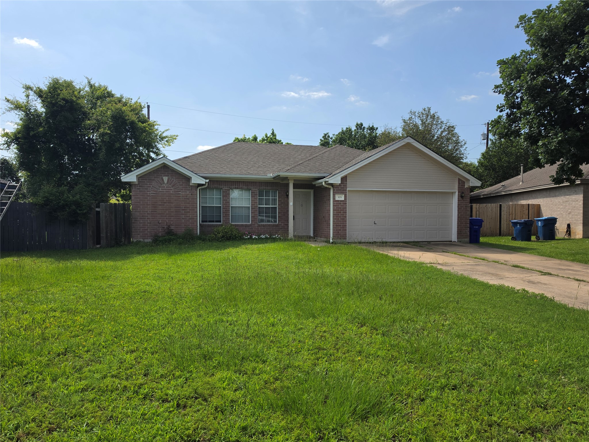 305 China CV — photo