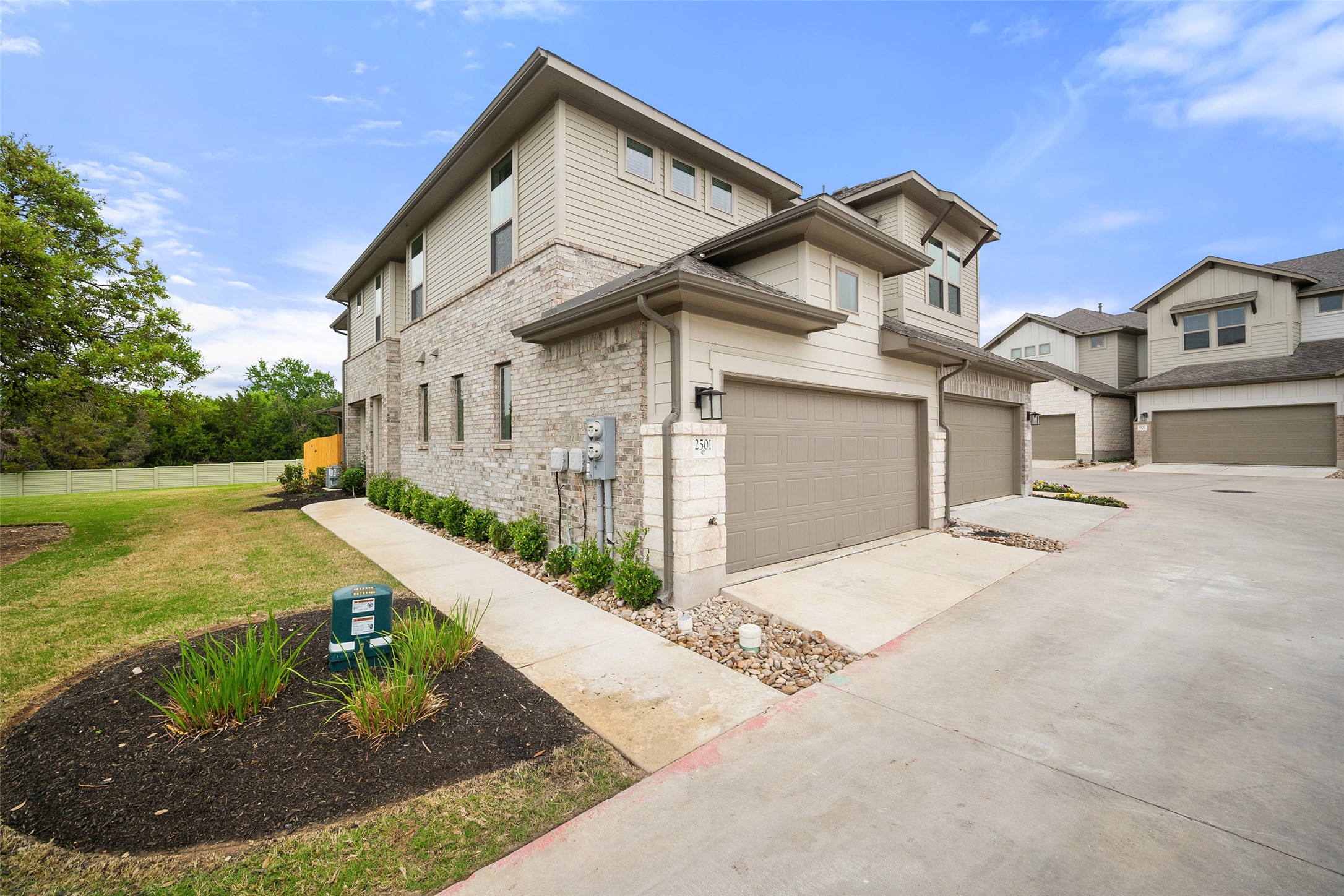 2500 Forest Creek Dr 2501 — photo