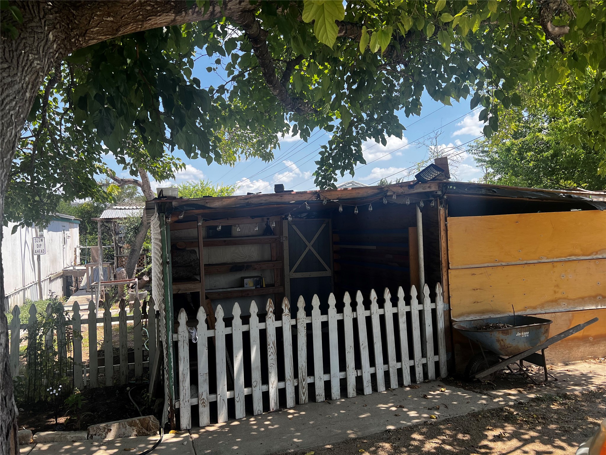 7107 Cowpoke Trl — photo