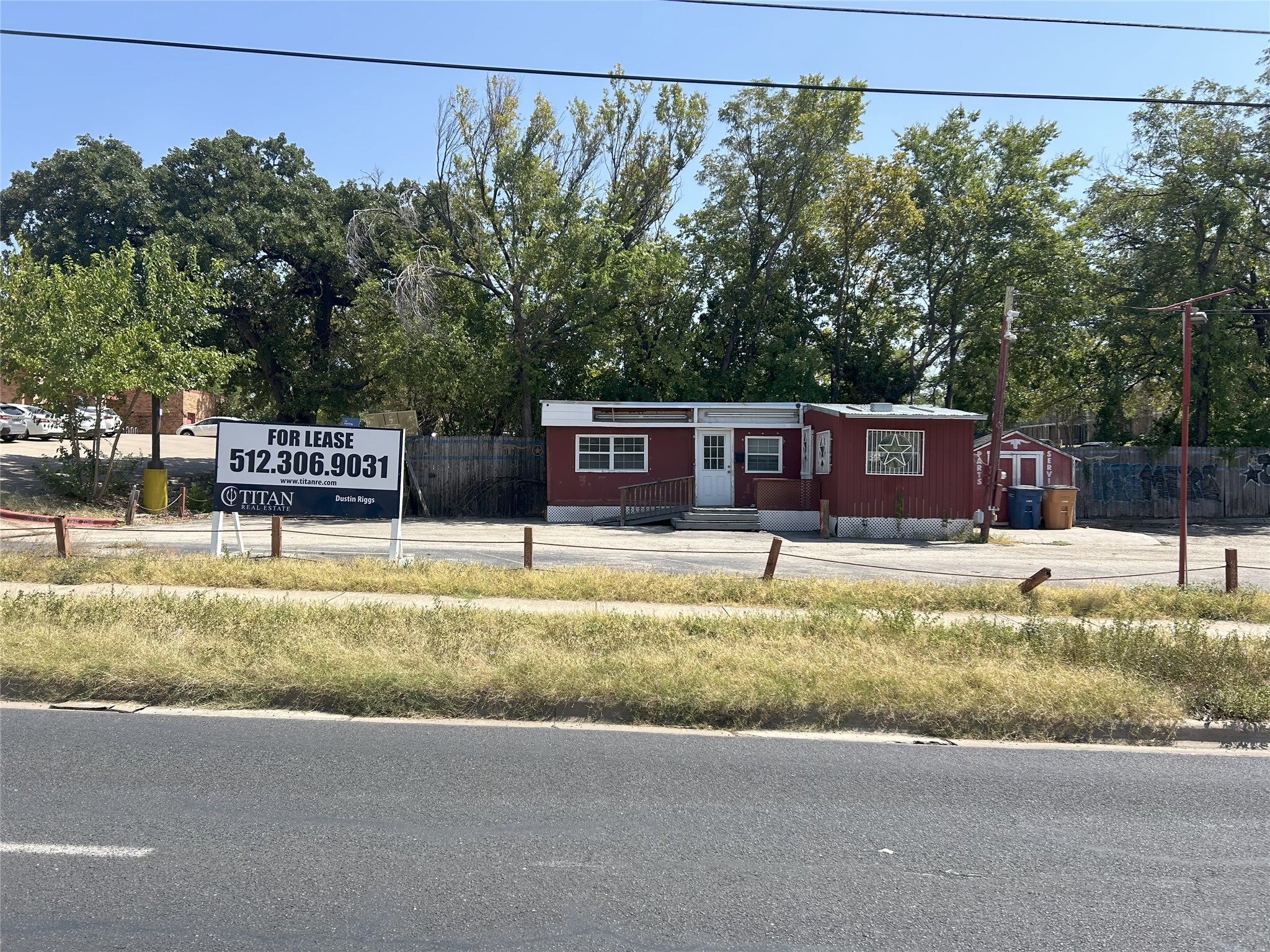 3501 N Lamar Blvd — photo