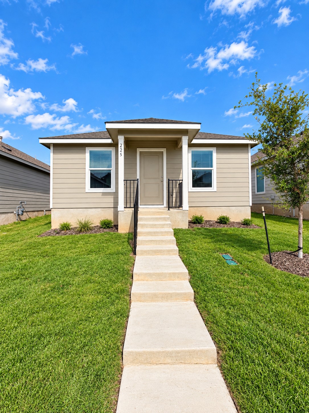 225 Trinity River Holw — photo