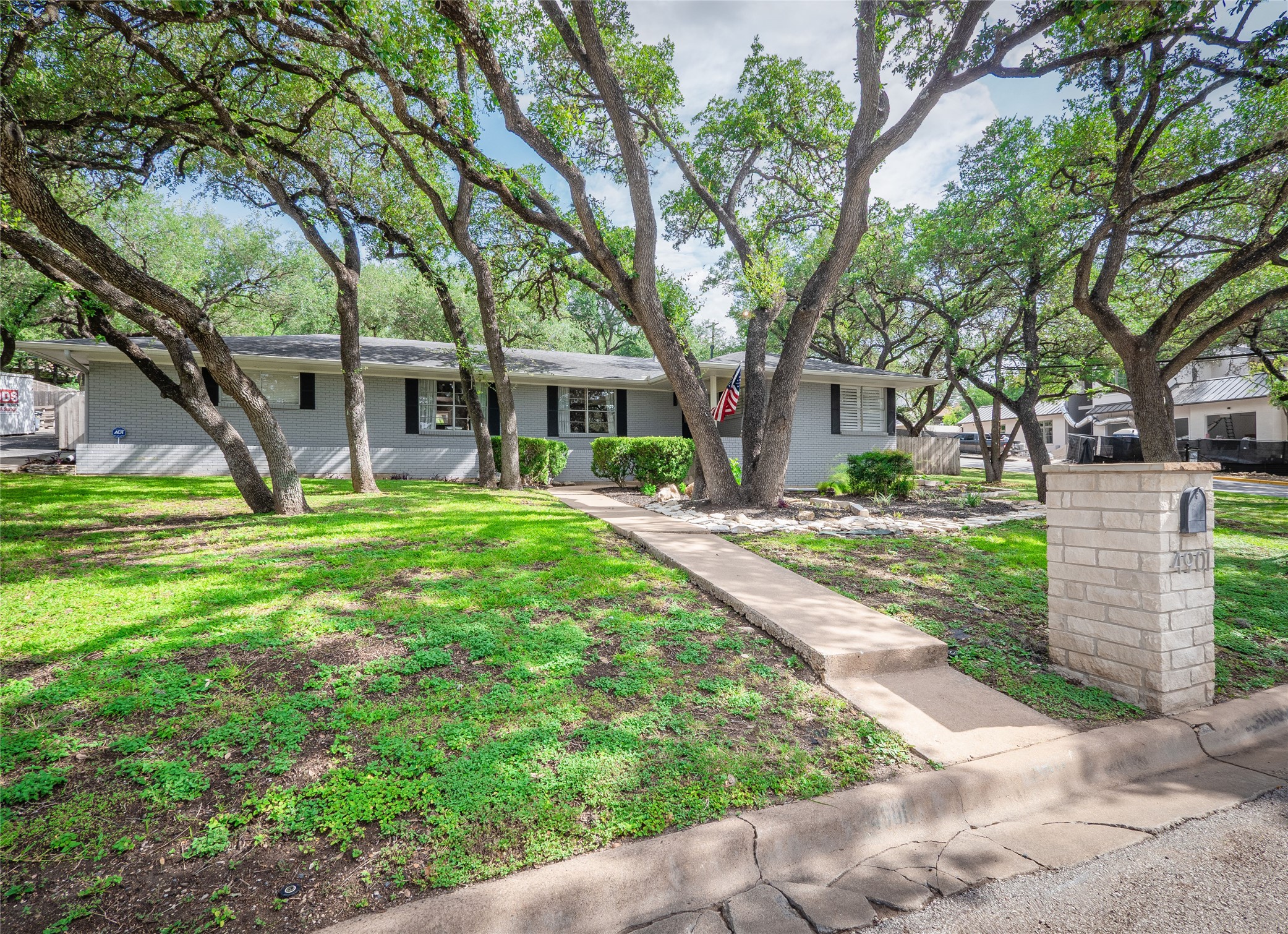 4901 Timberline Dr — photo
