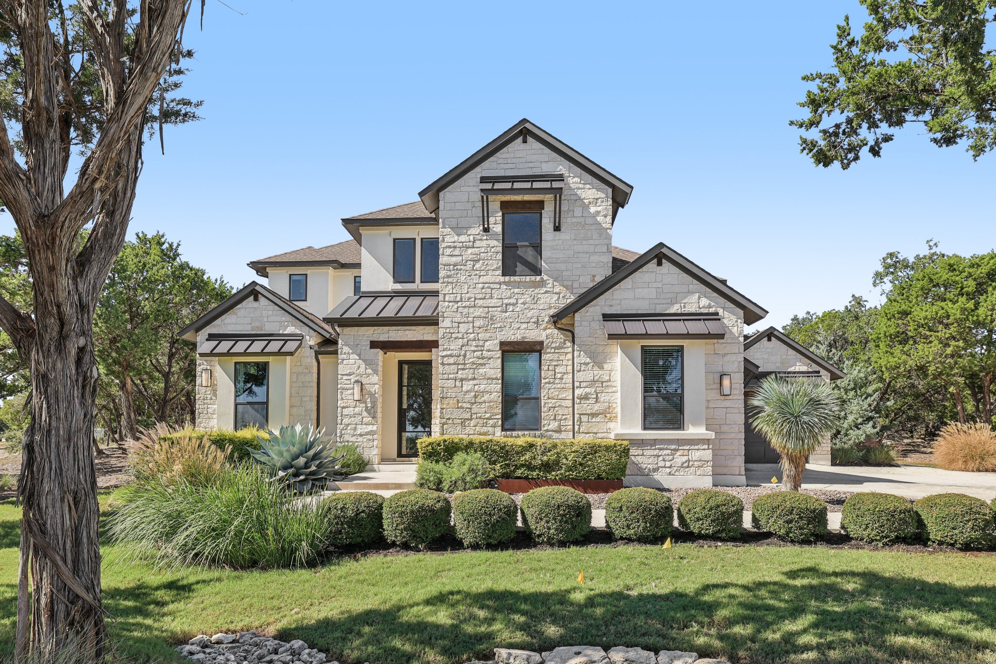 19316 Splendor Ct — photo