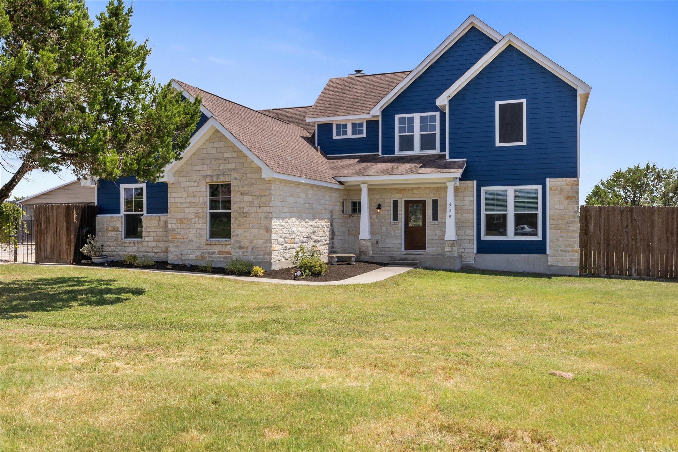 208 Dawn Dr — photo