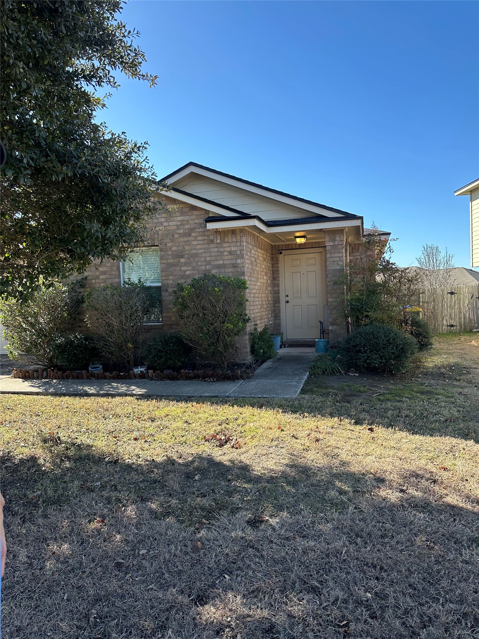13213 Ring Dr — photo