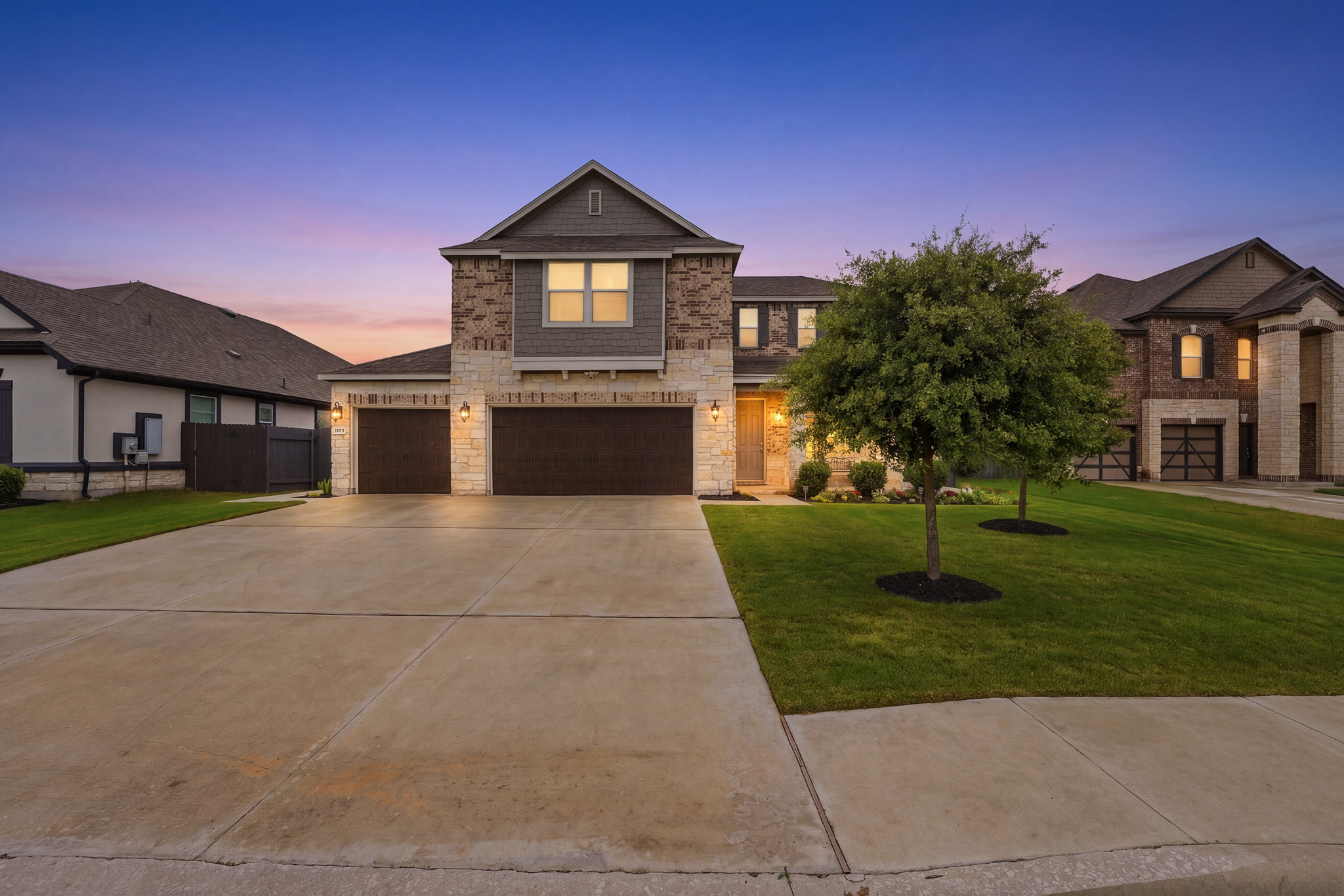 1515 Foxglove Dr — photo