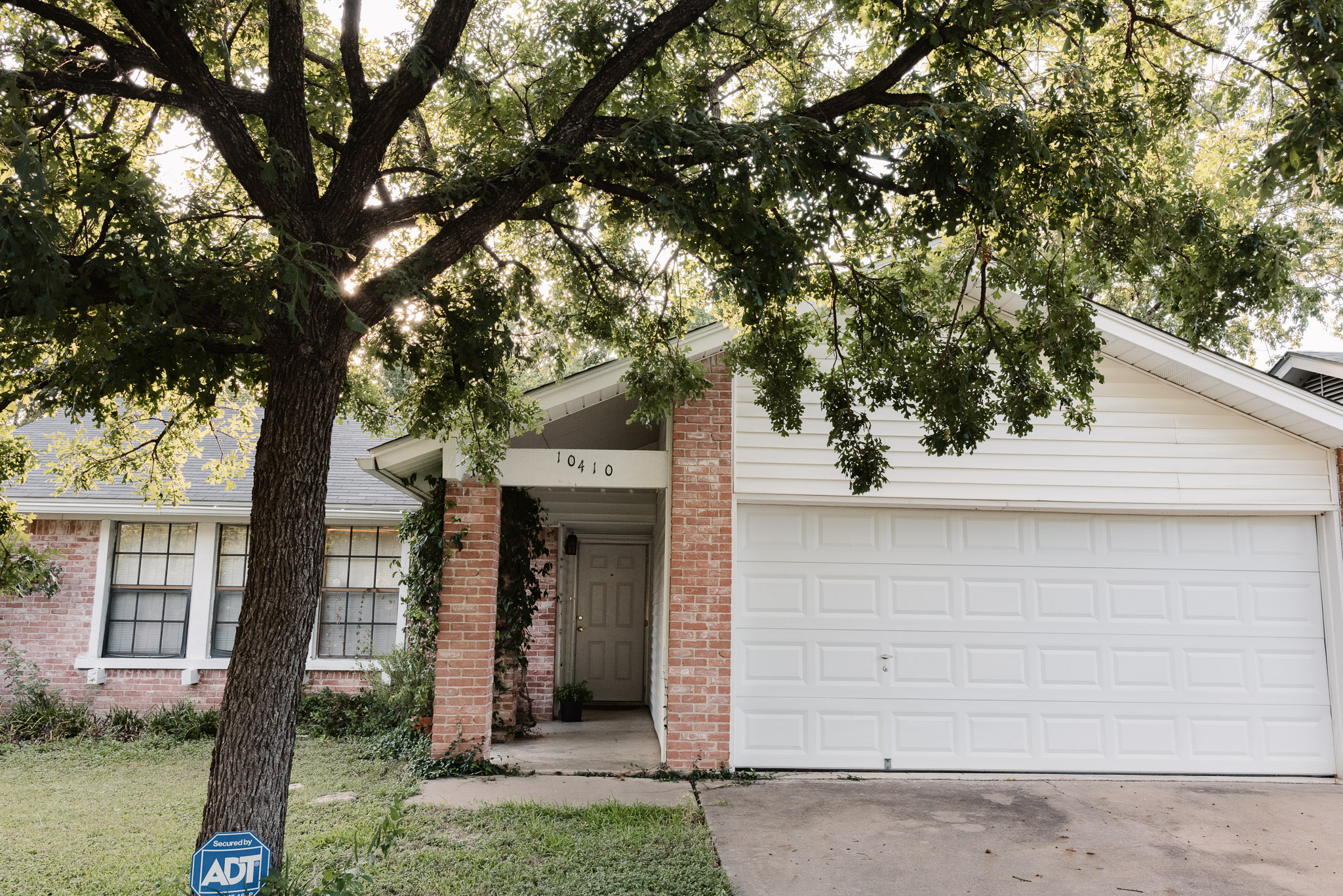 10410 Leaning Willow Dr — photo