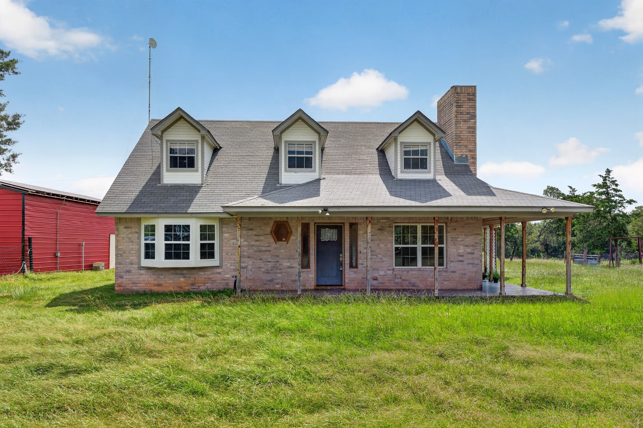 1689 FM 2104 — photo