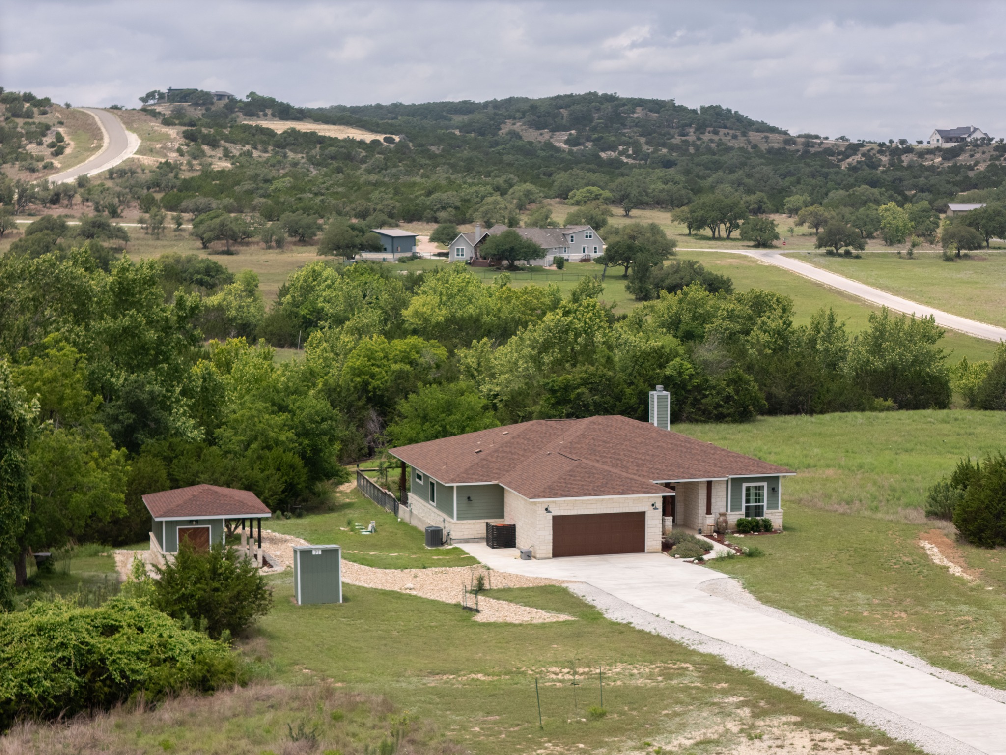 202 Falling Oak Dr — photo