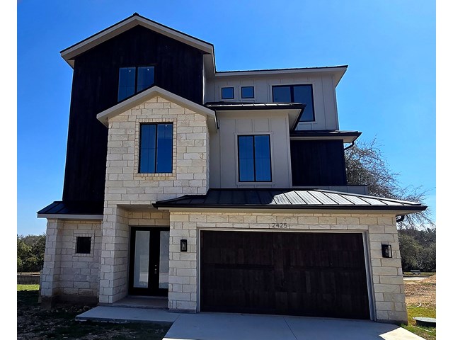 2425 Bruin Dr — photo