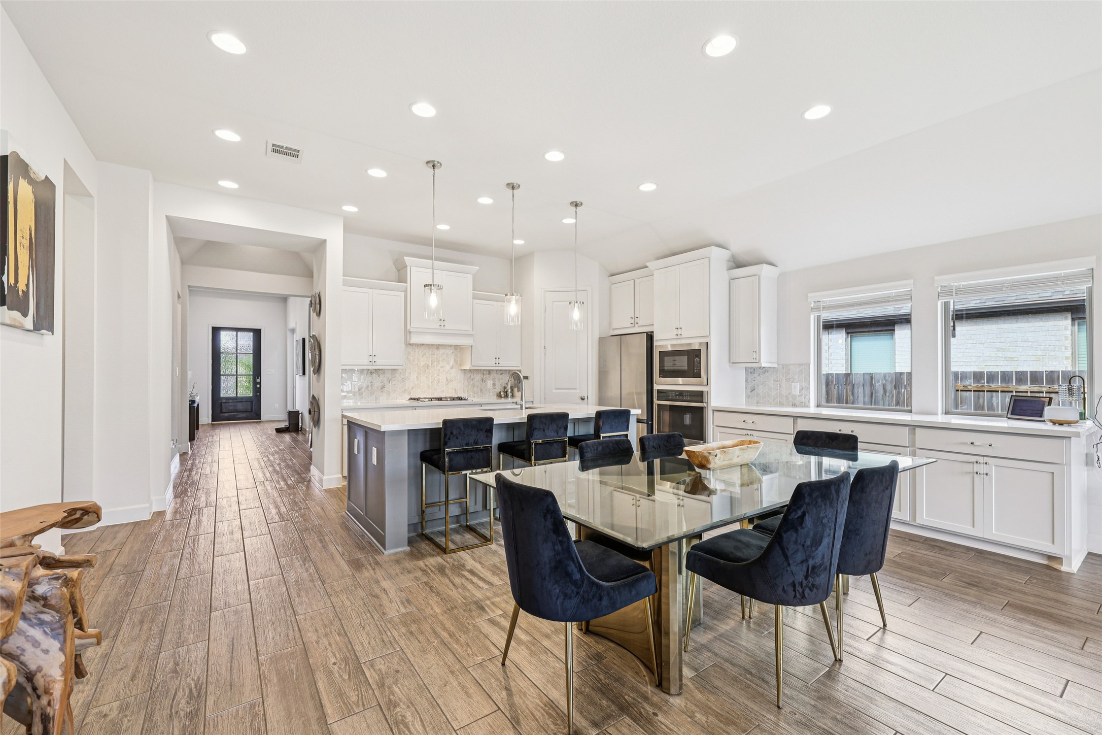 14521 Kira Ln — photo