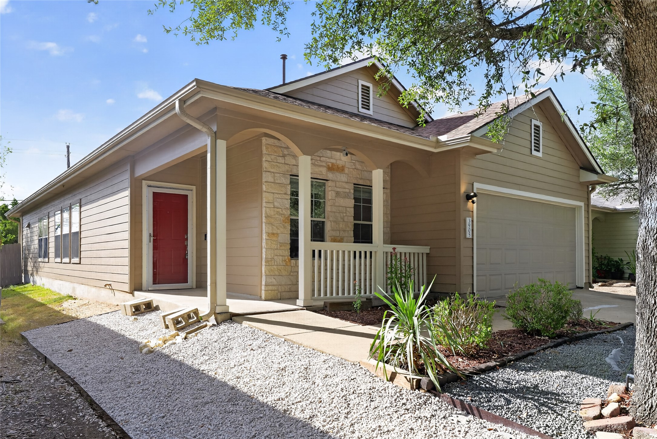 3905 Bronco Bend Loop — photo
