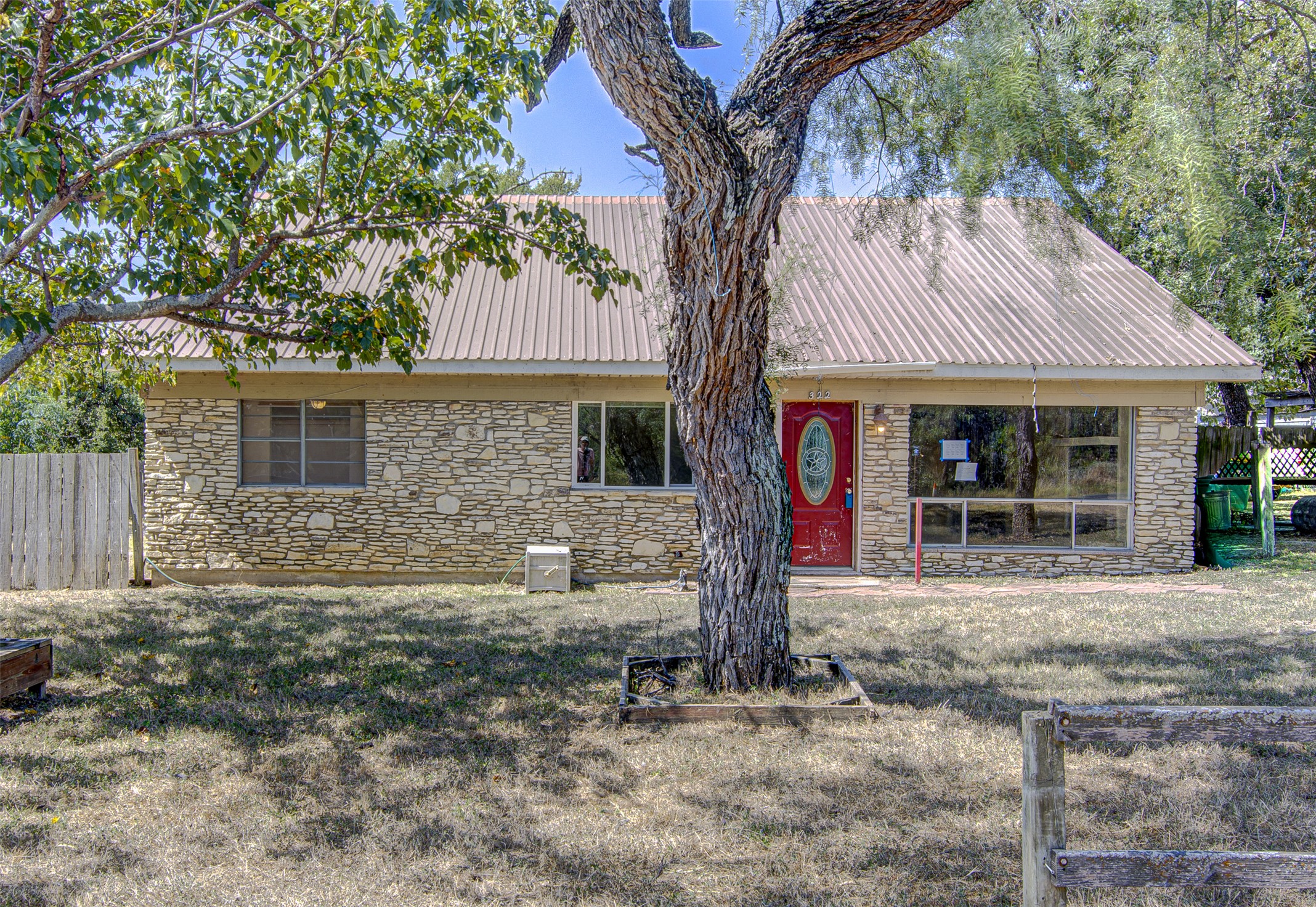 322 E Castleshoals Dr — photo