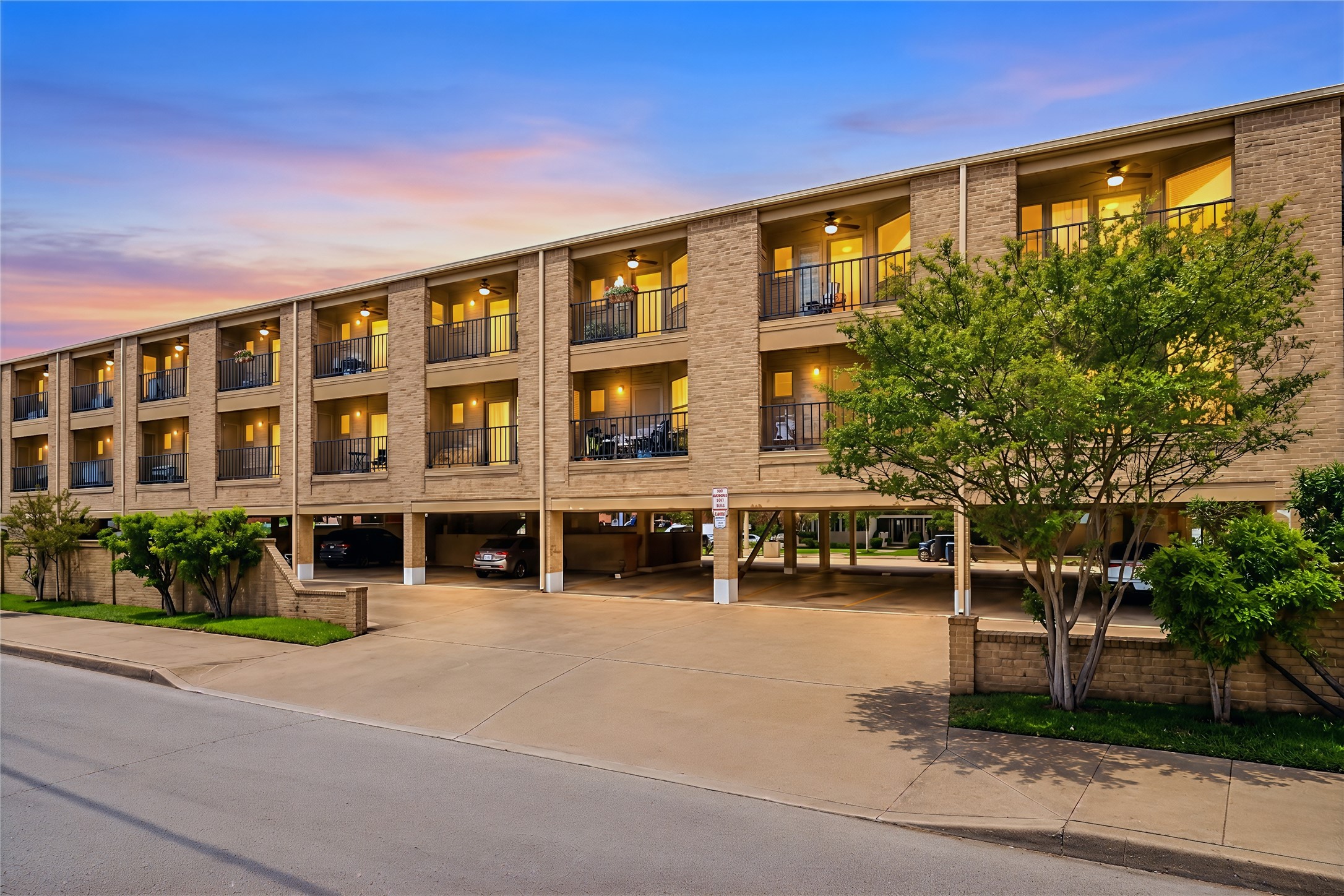 3316 Guadalupe St Unit 213 — photo