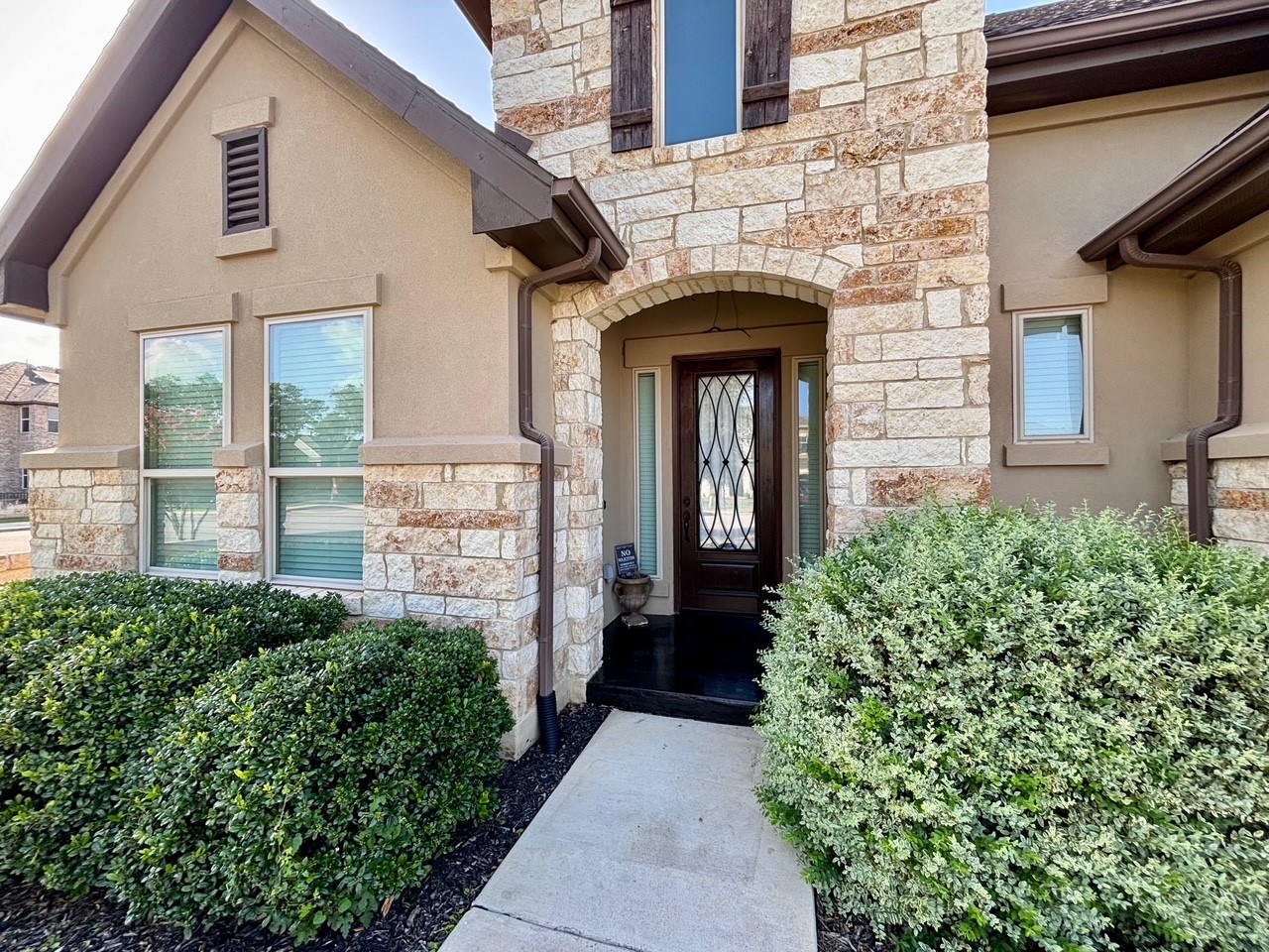 820 Desaix Dr — photo