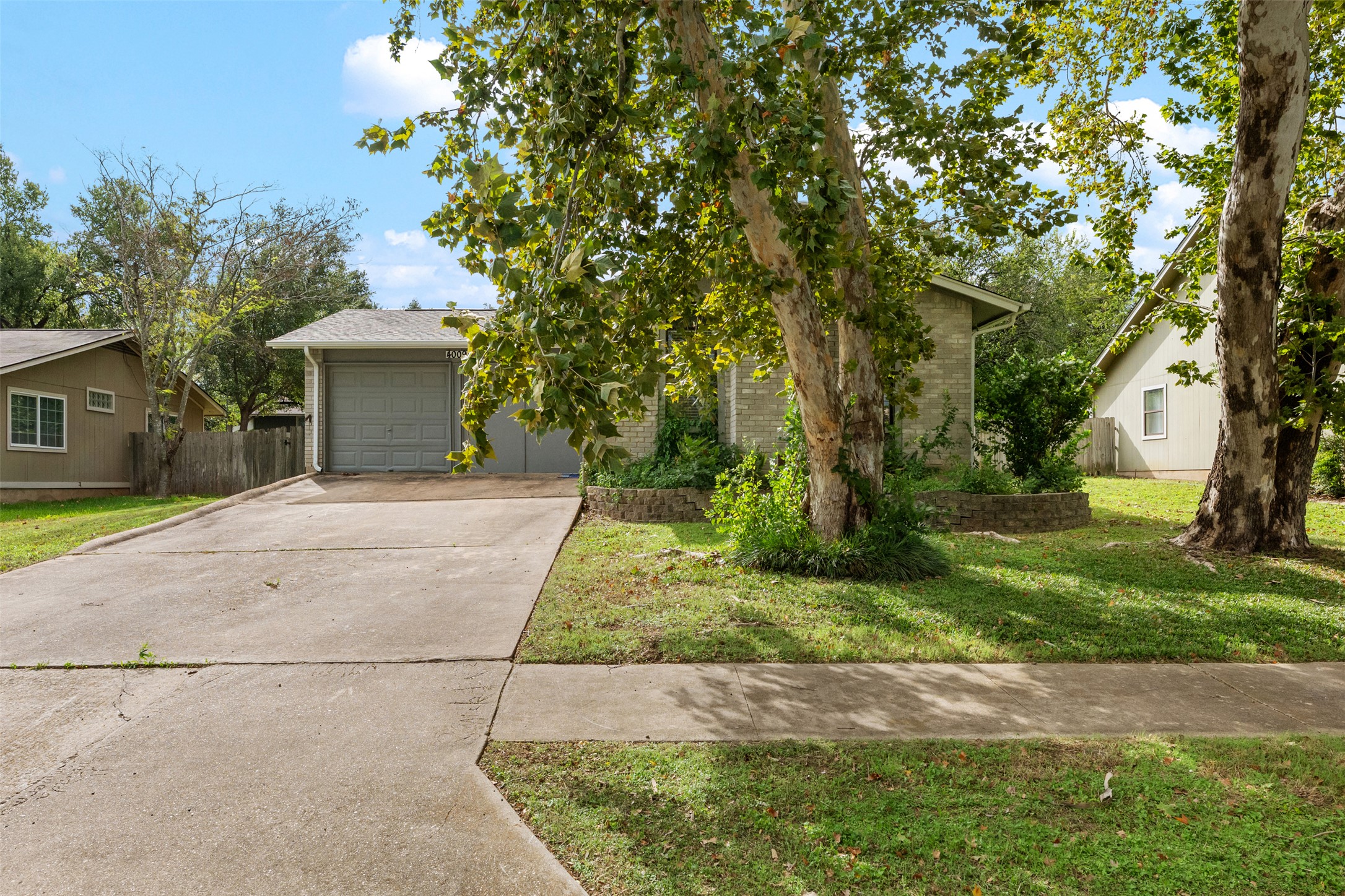 4009 Hillside Dr — photo