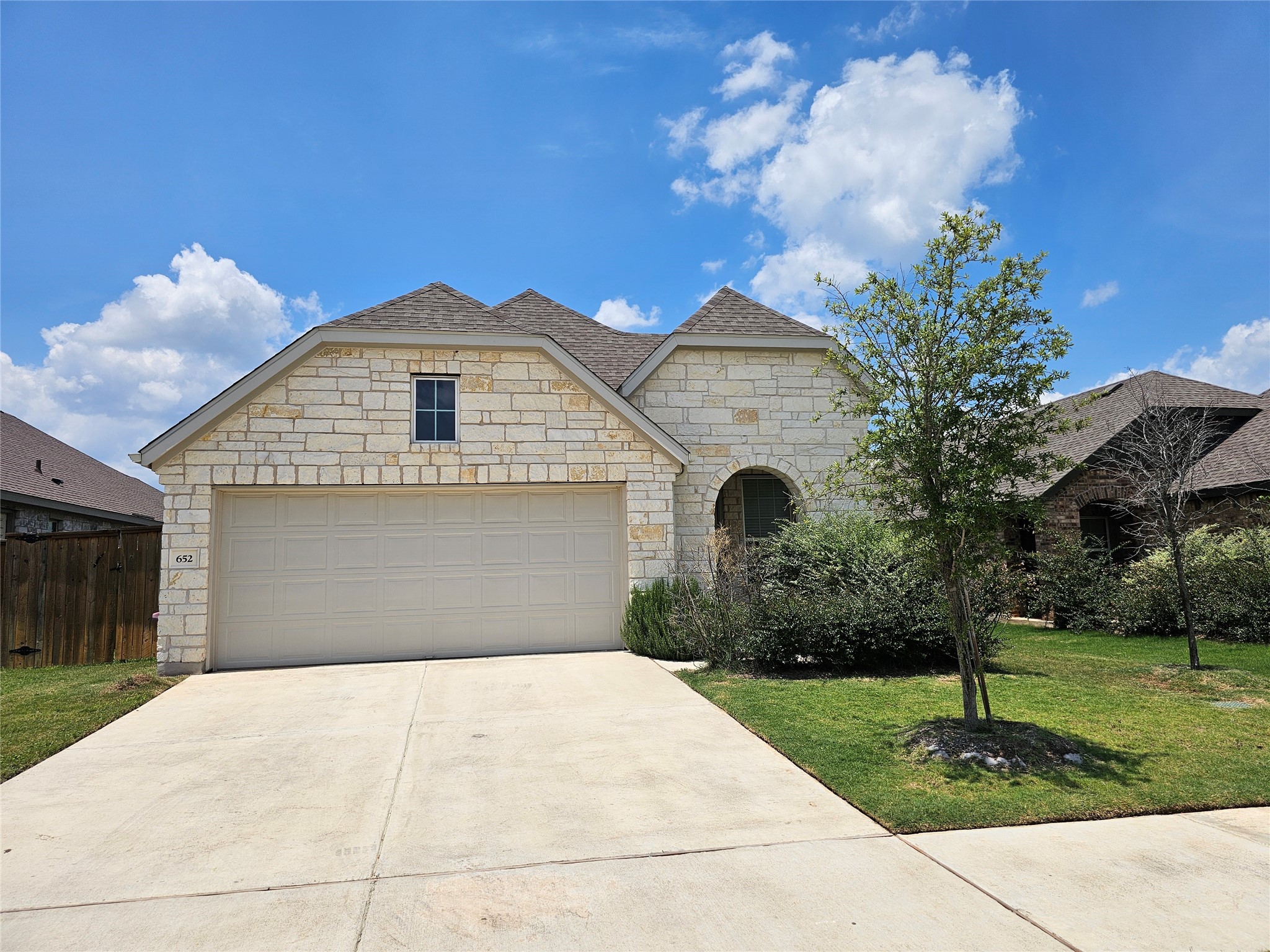 652 Pheasant Hill Ln — photo