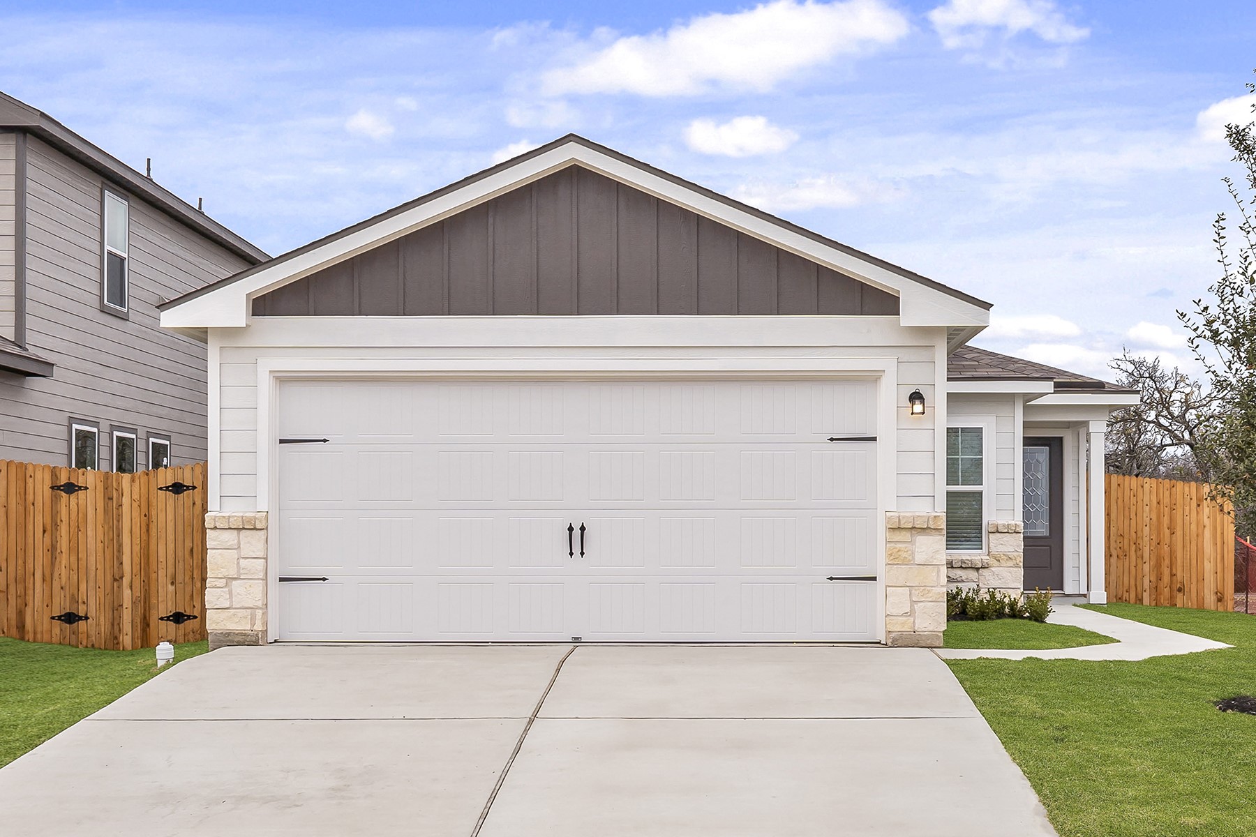 226 Myrtle Oak Dr — photo