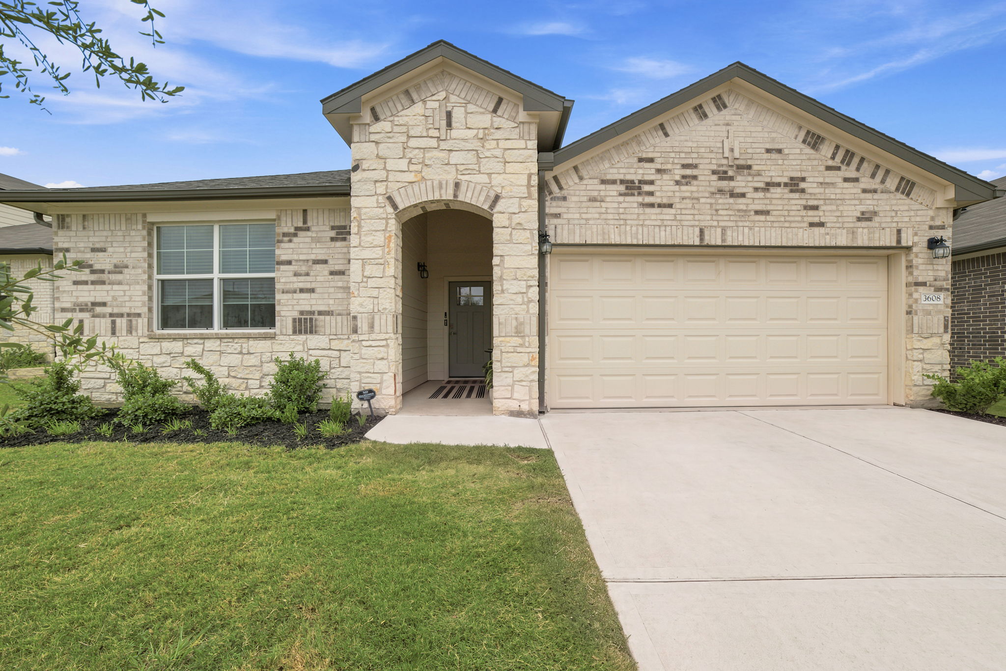 3608 Overlord Ln — photo