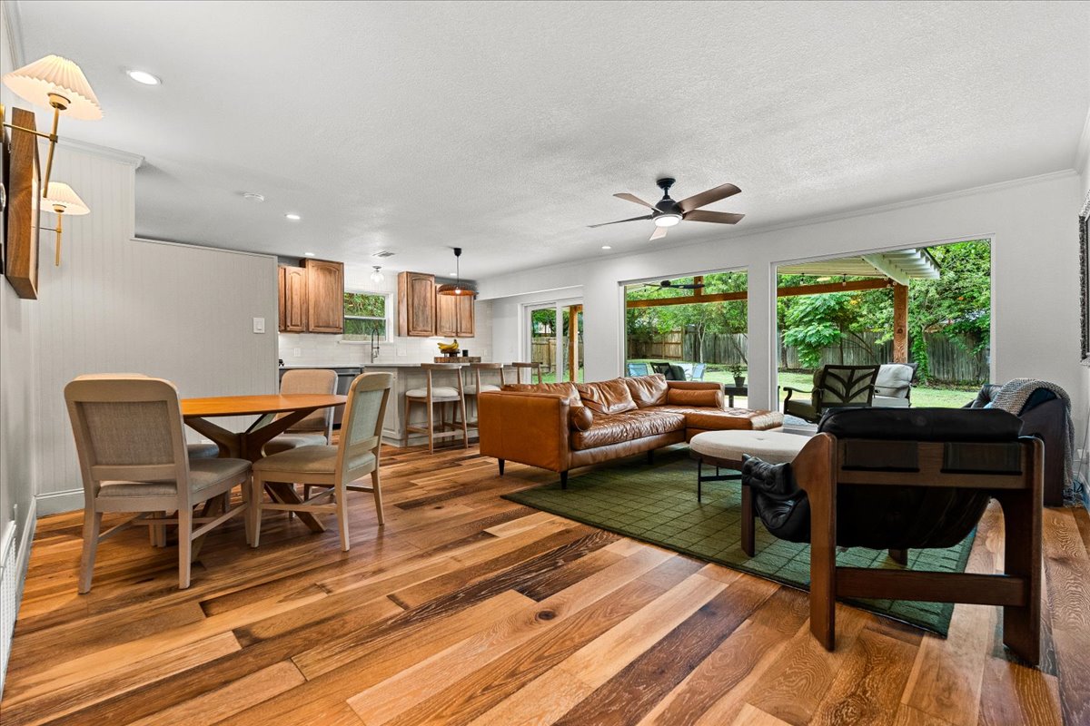2802 Leeds CV — photo
